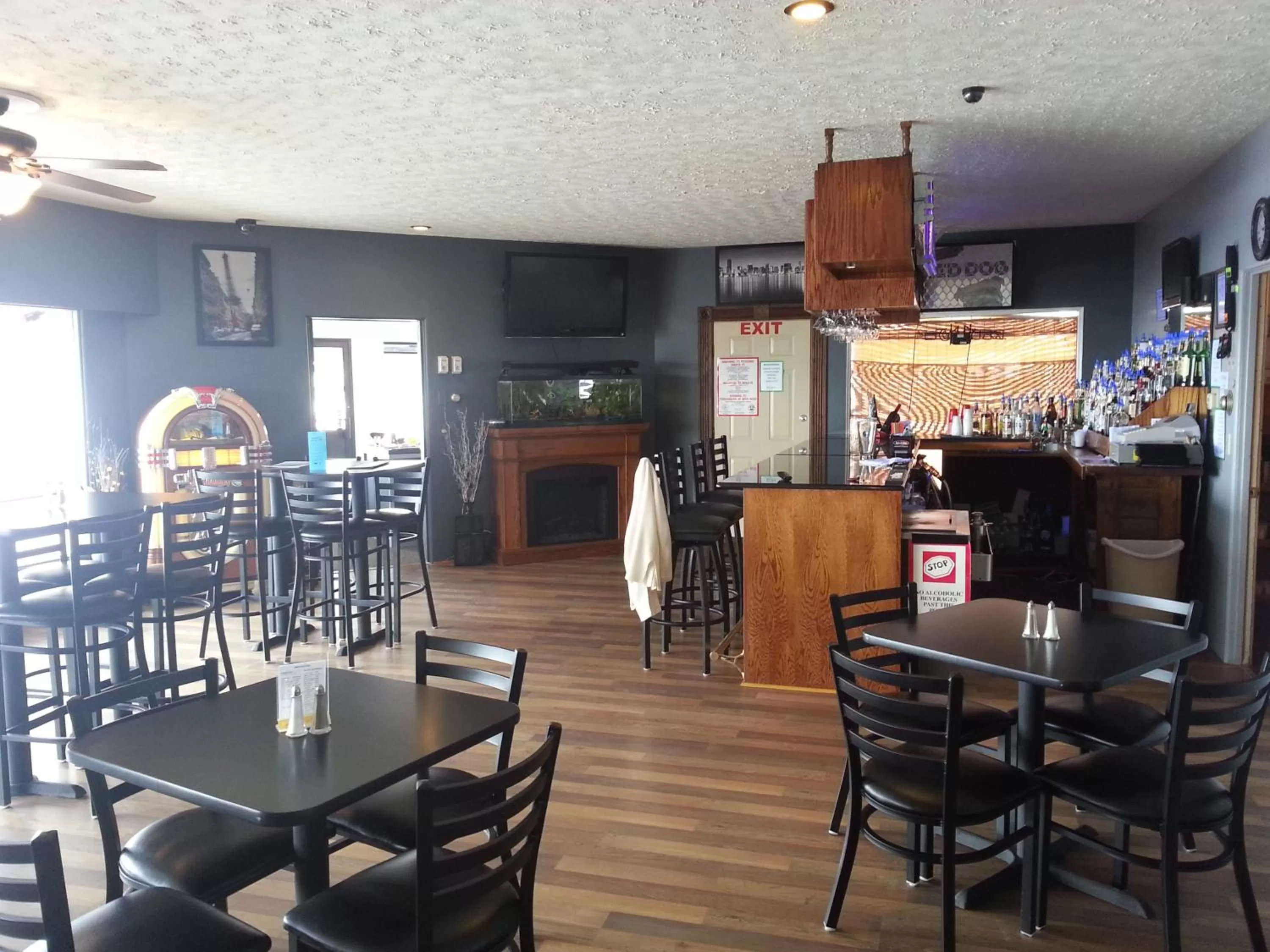 Restaurant/places to eat in Raine Motel