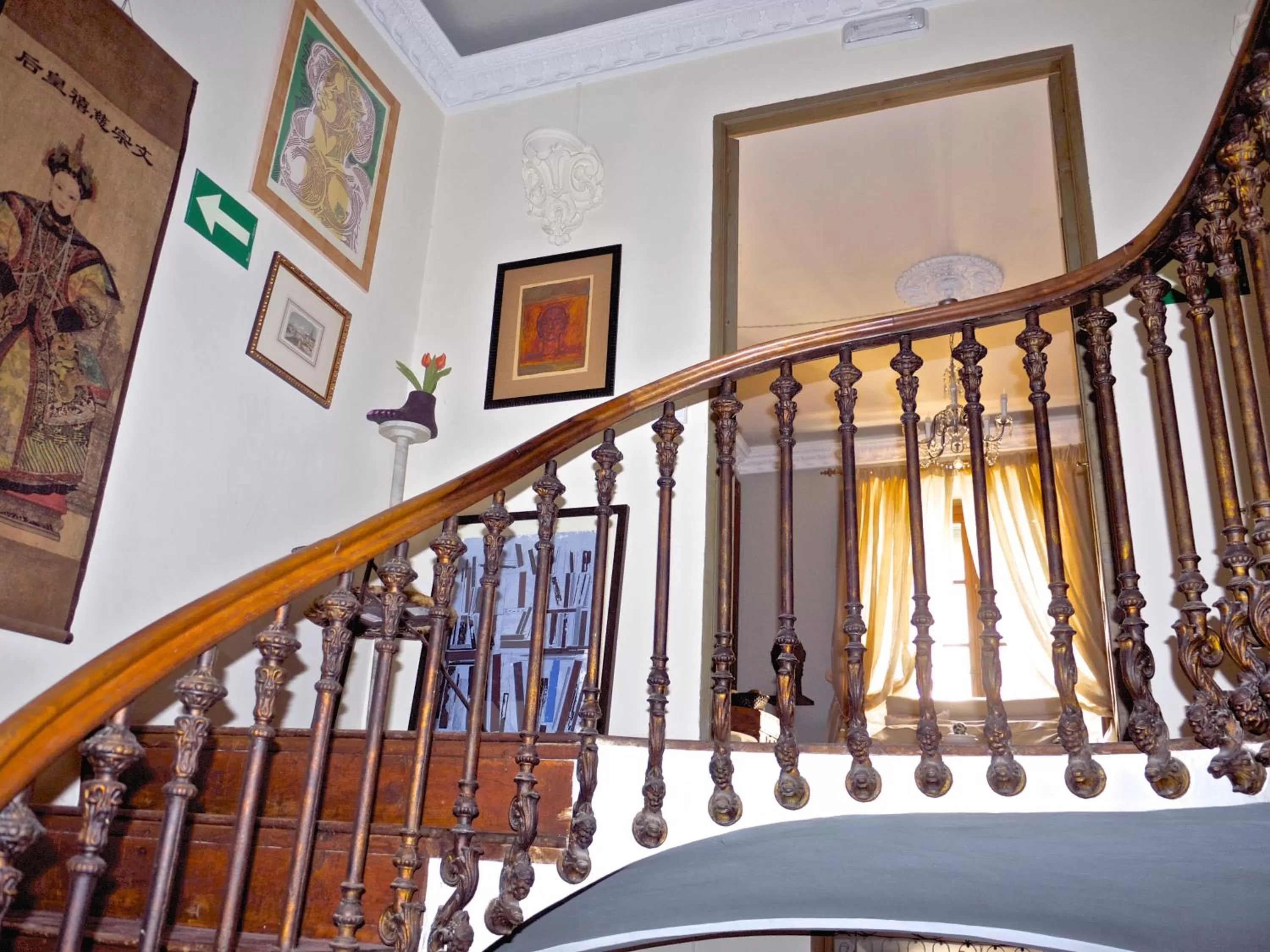 Decorative detail in Olmitos 3 Hotel boutique, Casa-Palacio