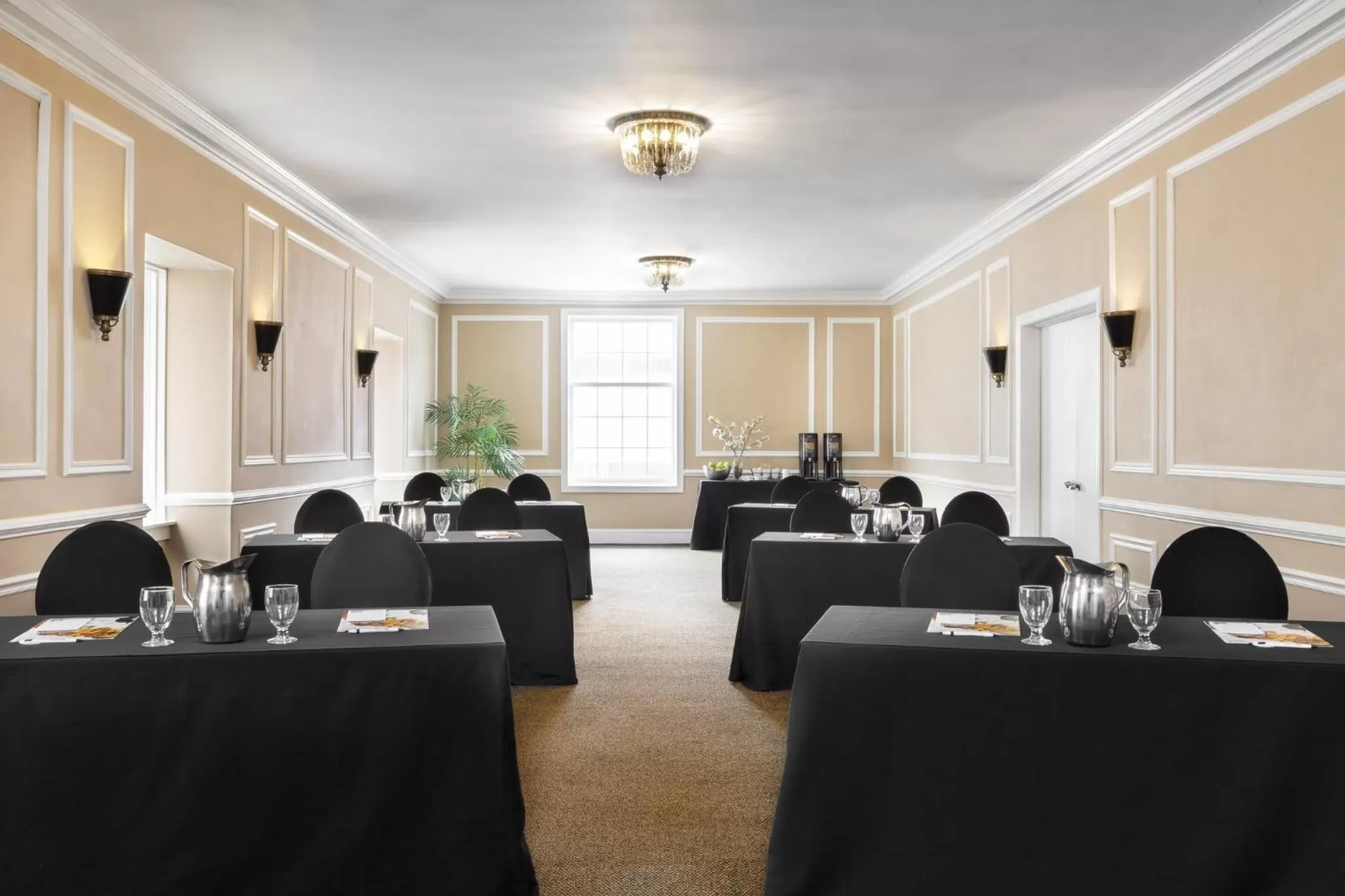 Meeting/conference room in voco The Tiger Hotel, Columbia, MO by IHG