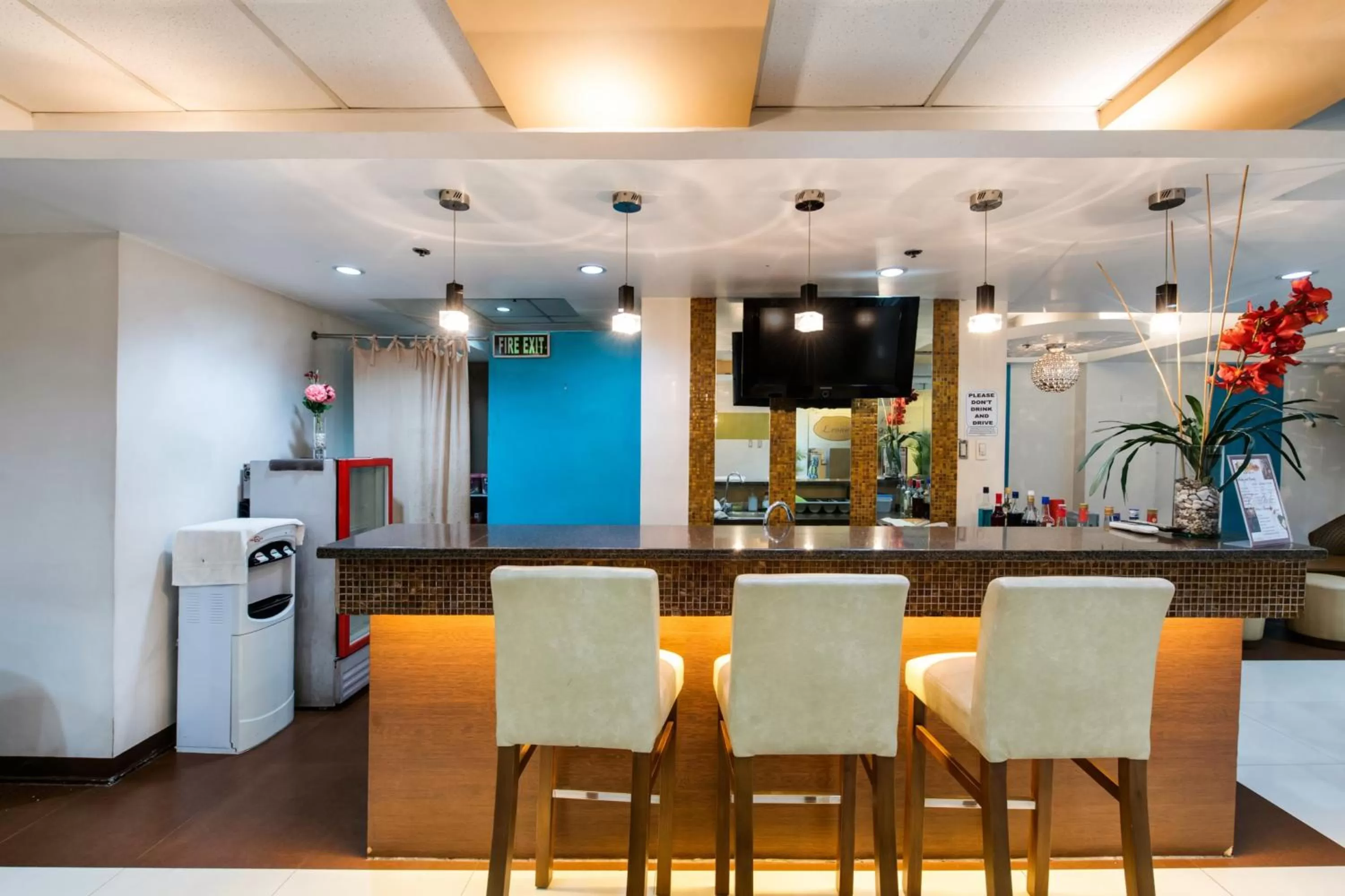 Lounge or bar in Festive Hotel Makati