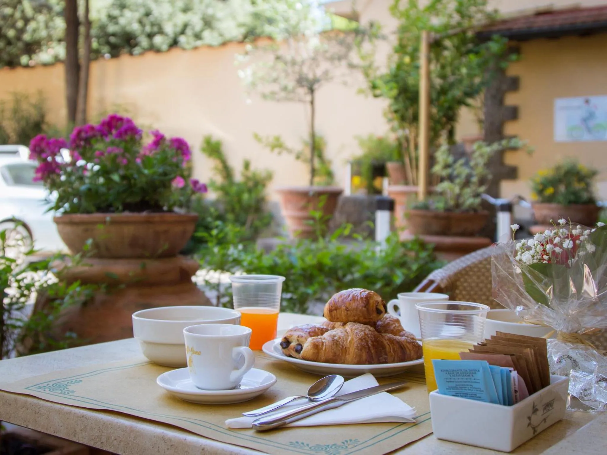 Food and drinks in Hotel Panama
