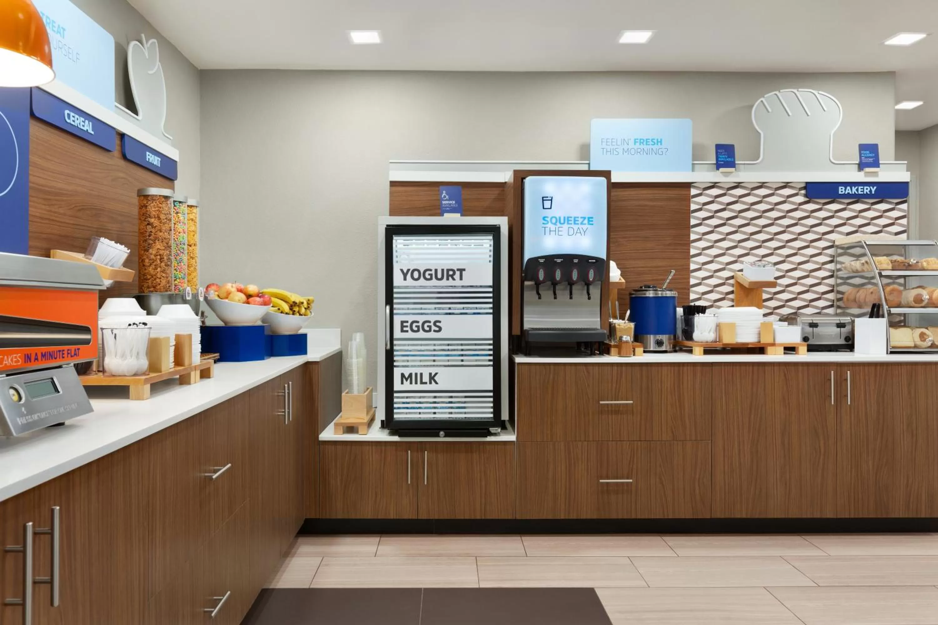 Breakfast, Kitchen/Kitchenette in Holiday Inn Express Hotel & Suites Mission-McAllen Area, an IHG Hotel