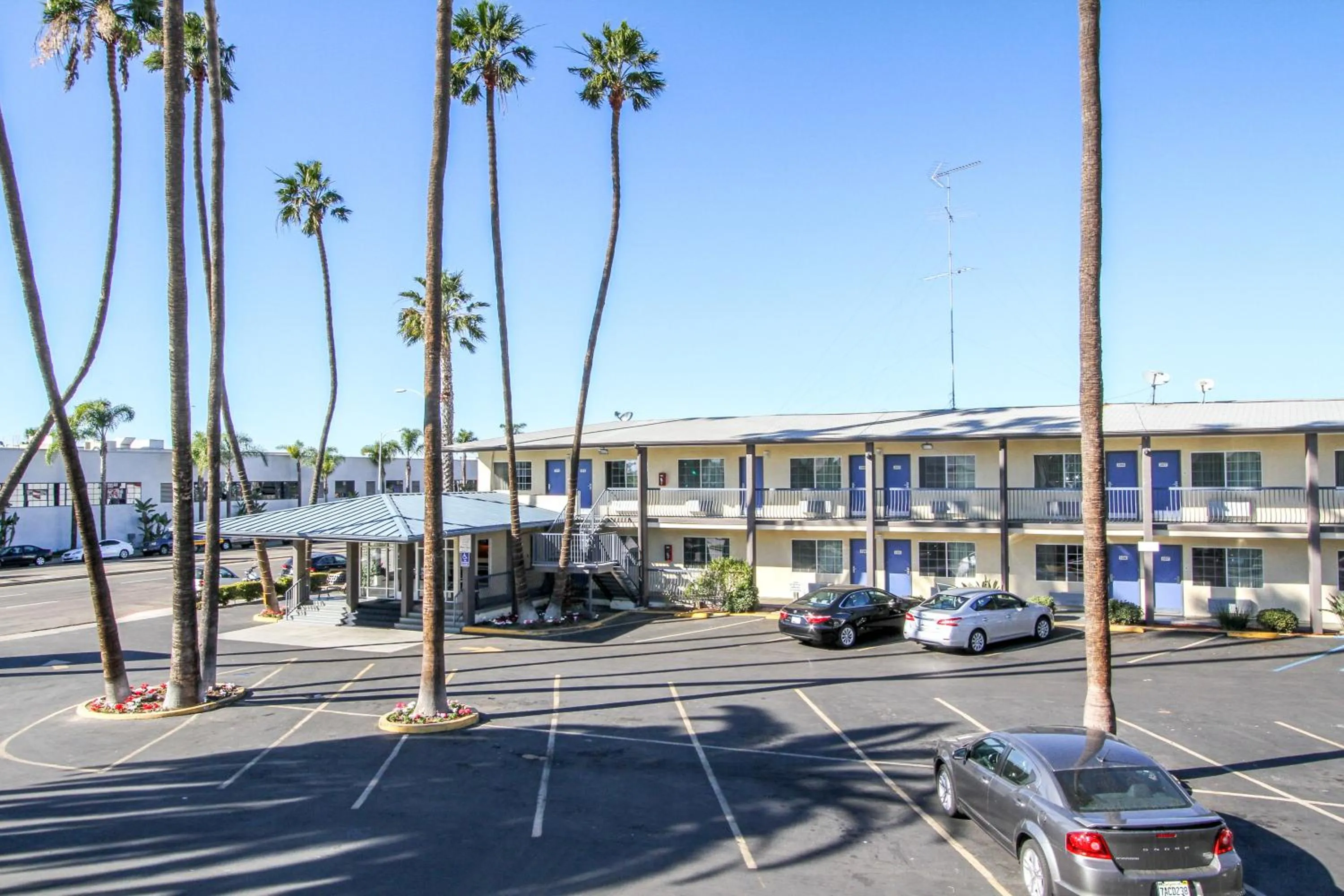Property building in Motel 6 San Diego, CA Airport Harbor