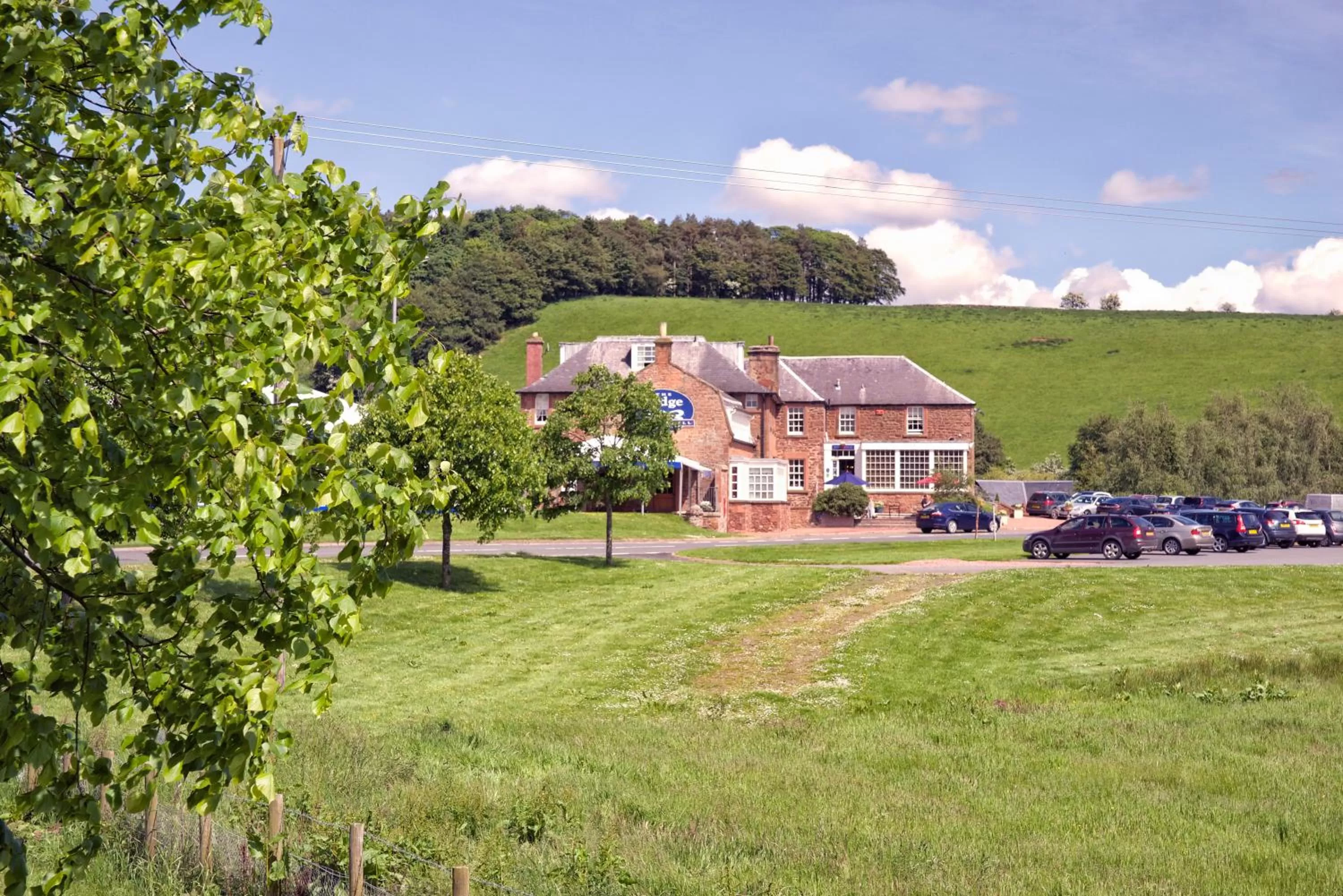 Facade/entrance in Carfraemill