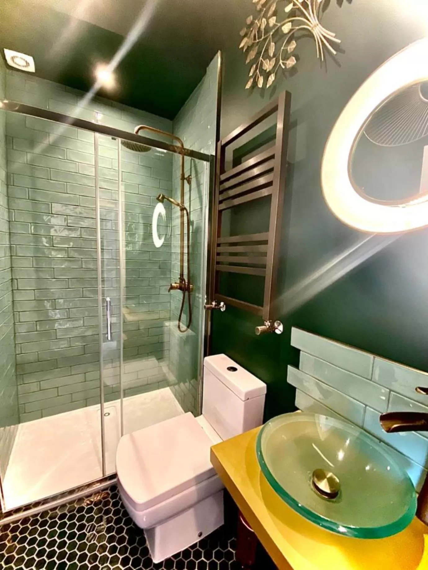 Toilet in The Cherry Tree Hotel