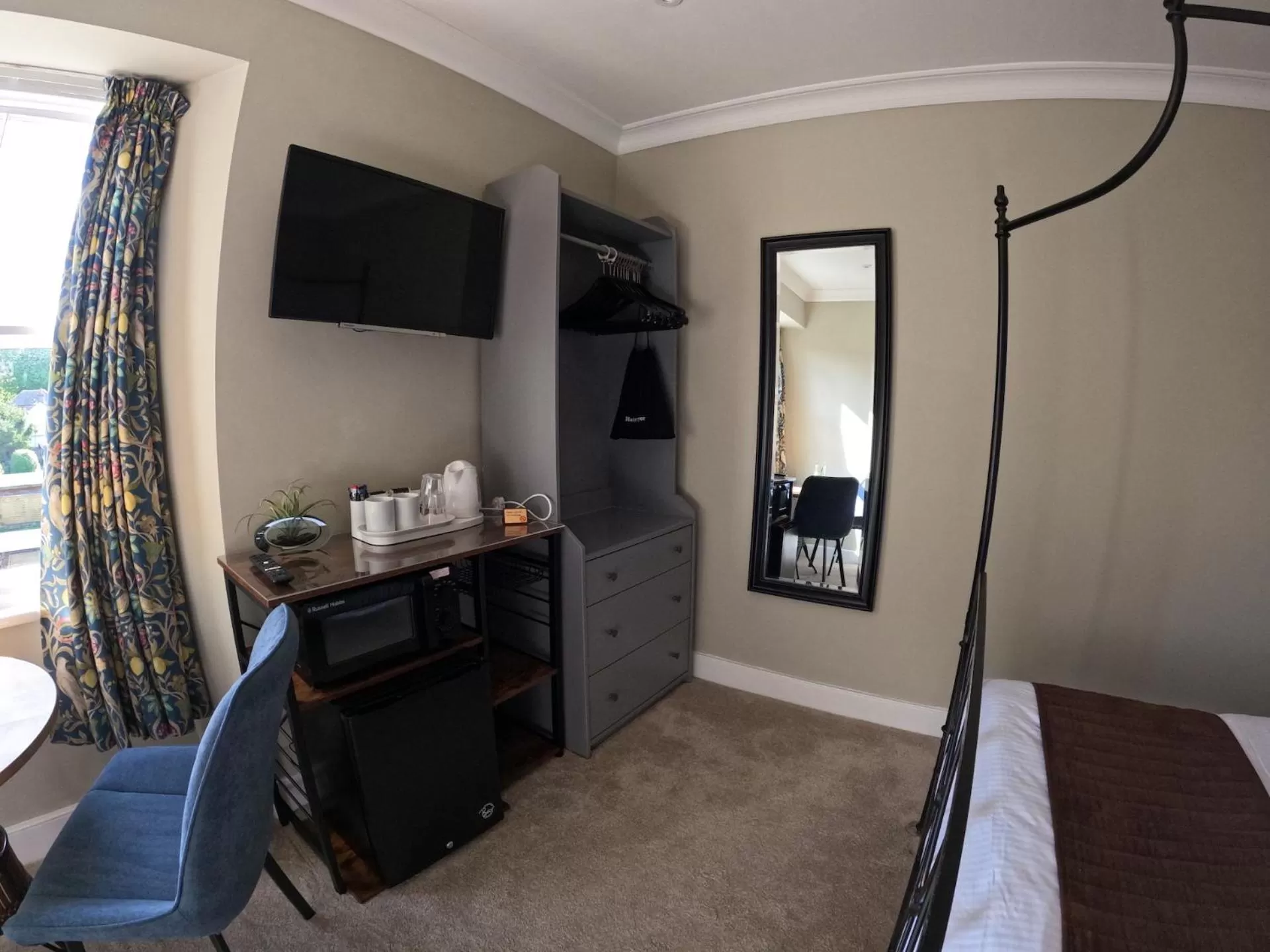 Bed in The Grove Falmouth