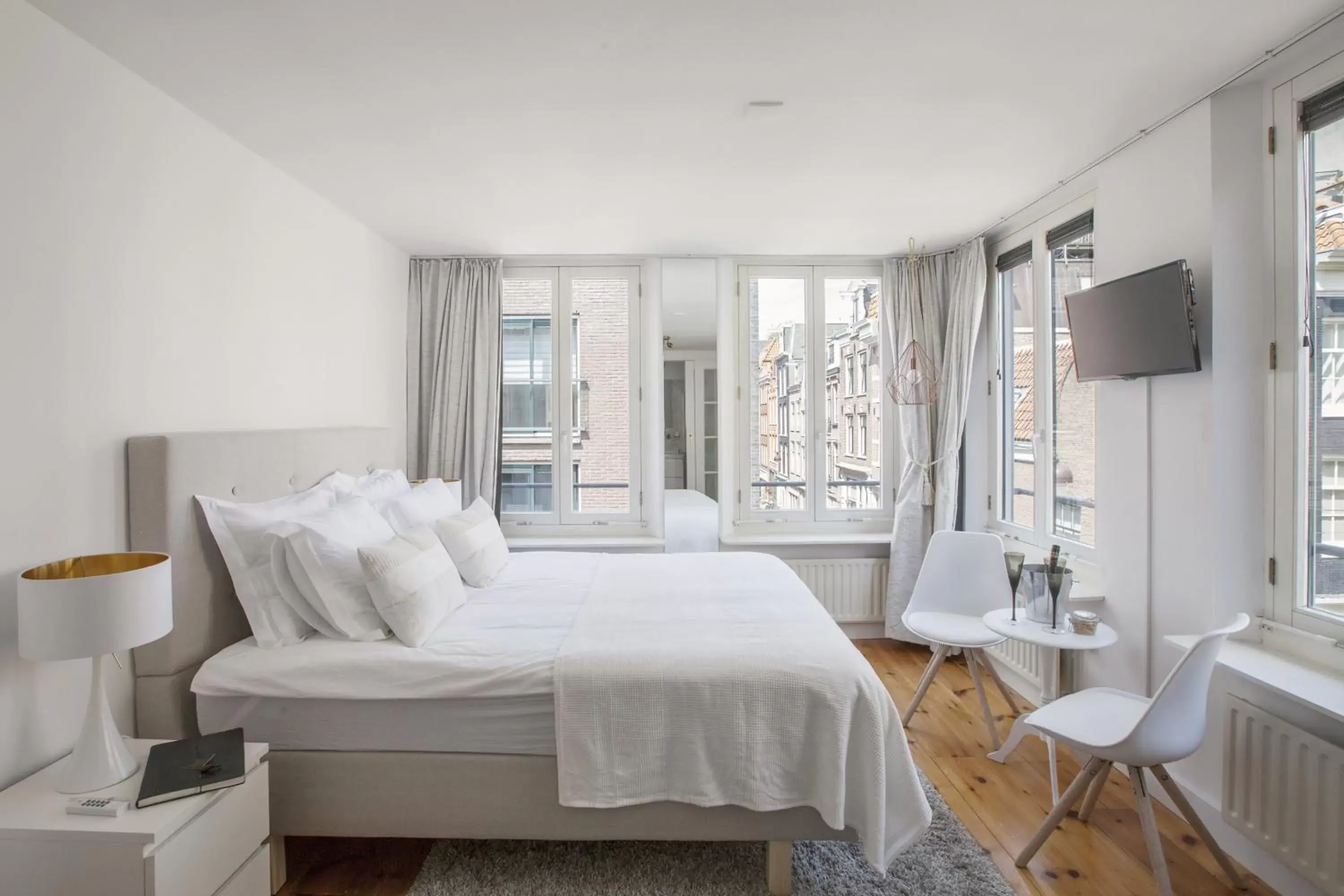 Jordaan Suite bed and bubbles Jordaan Suite bed and bubbles