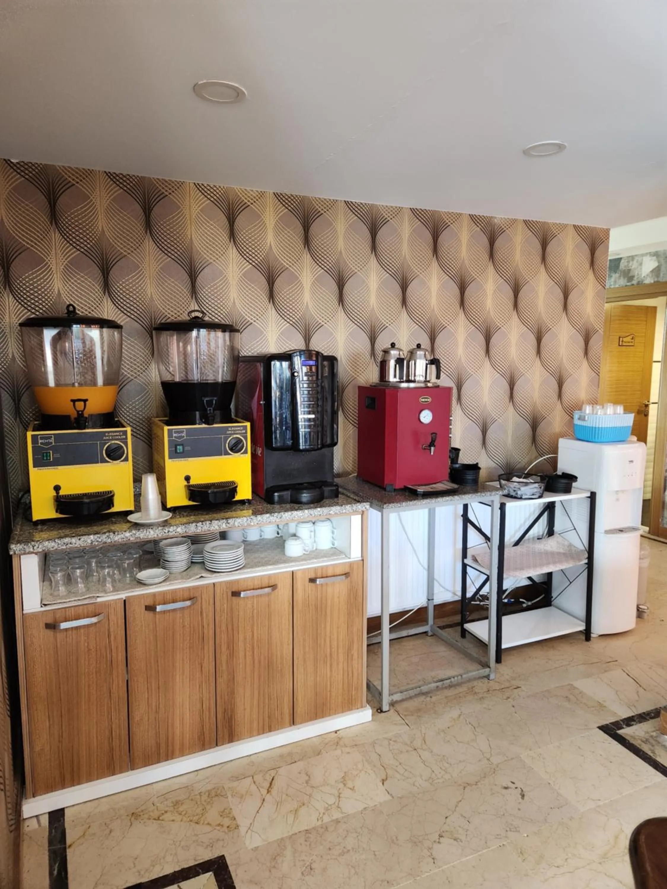 Coffee/tea facilities in Esperanza Hotel