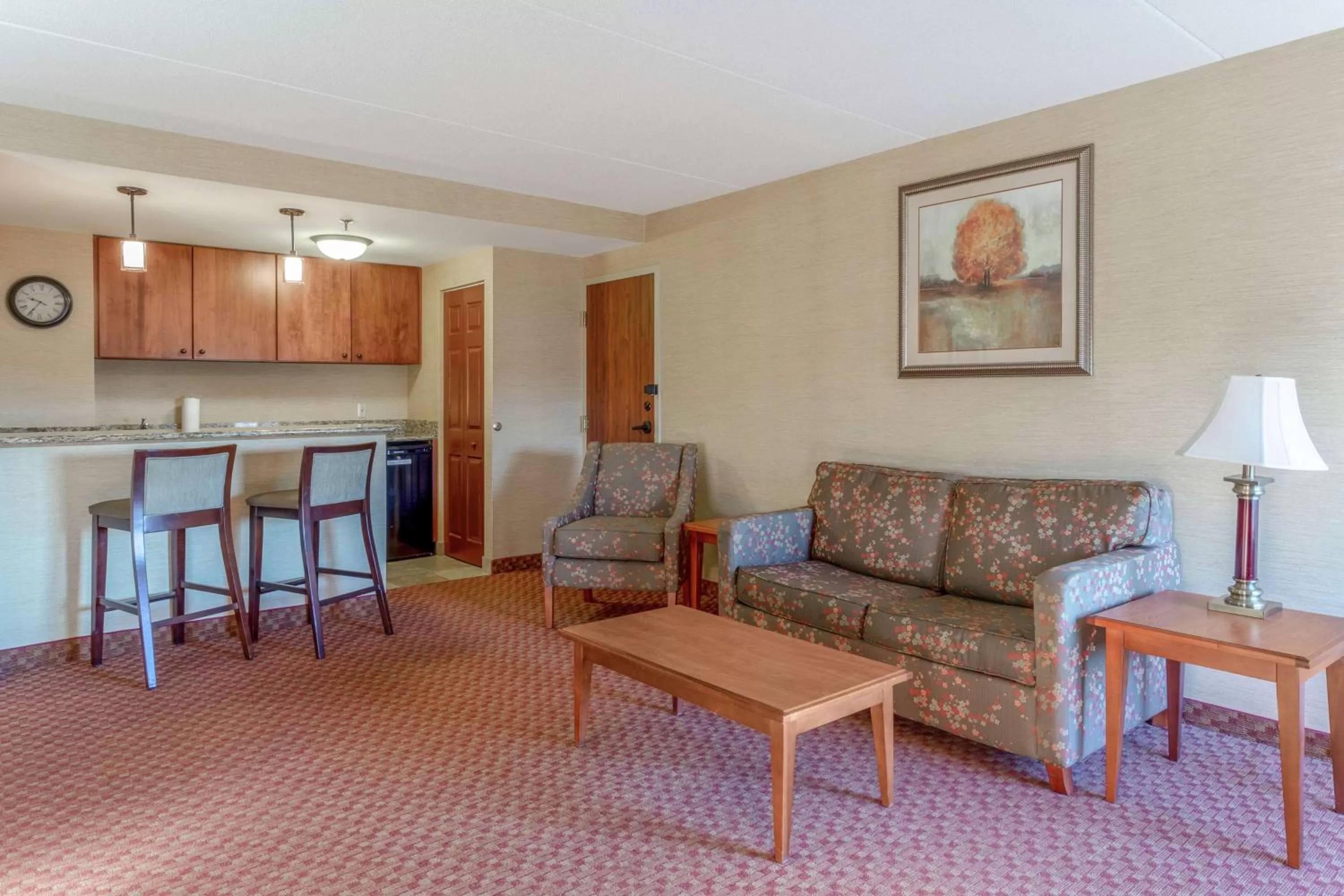 Living room in Hampton Inn East Peoria