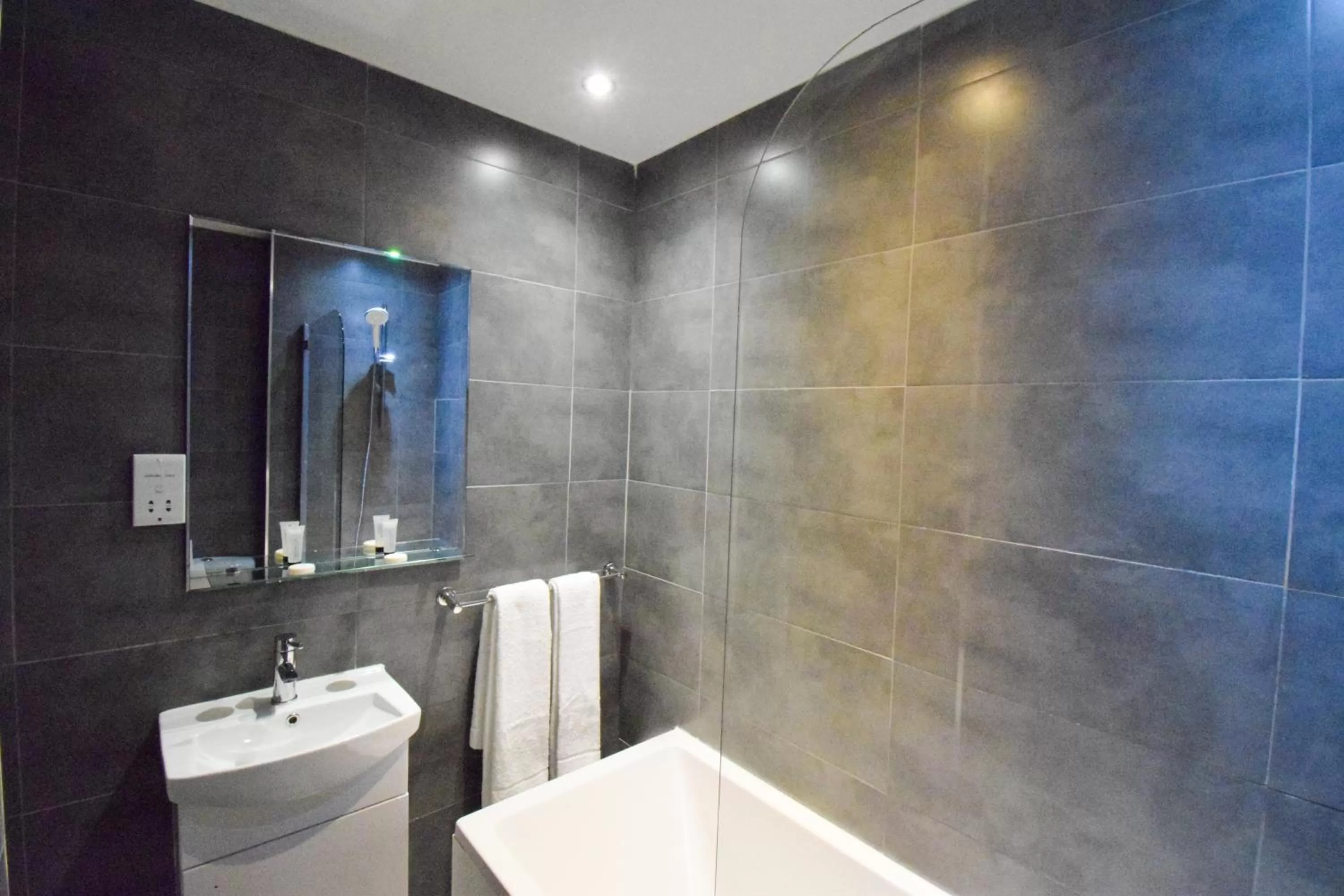 Pembridge Palace Hotel