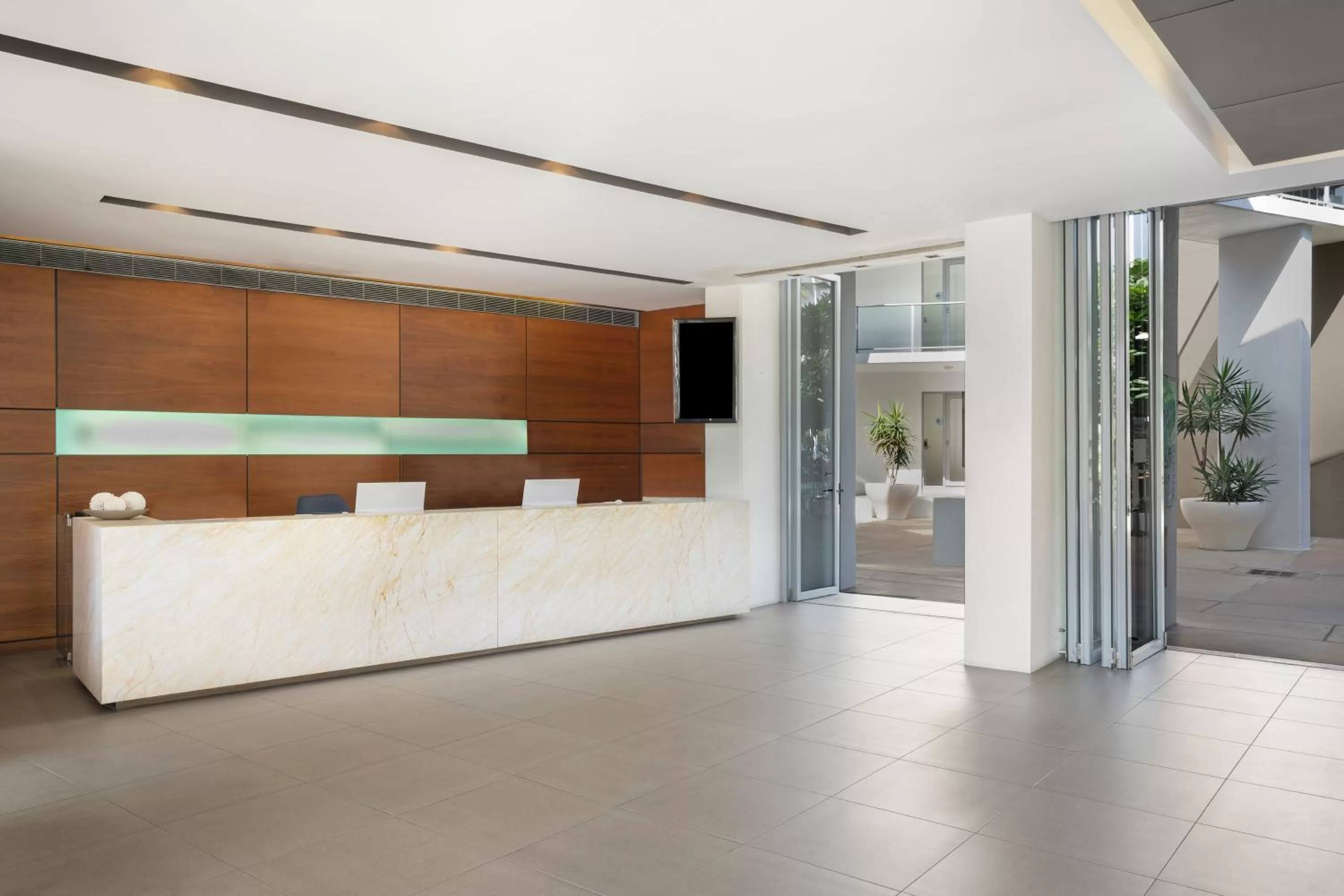 Lobby or reception in Peppers Blue on Blue