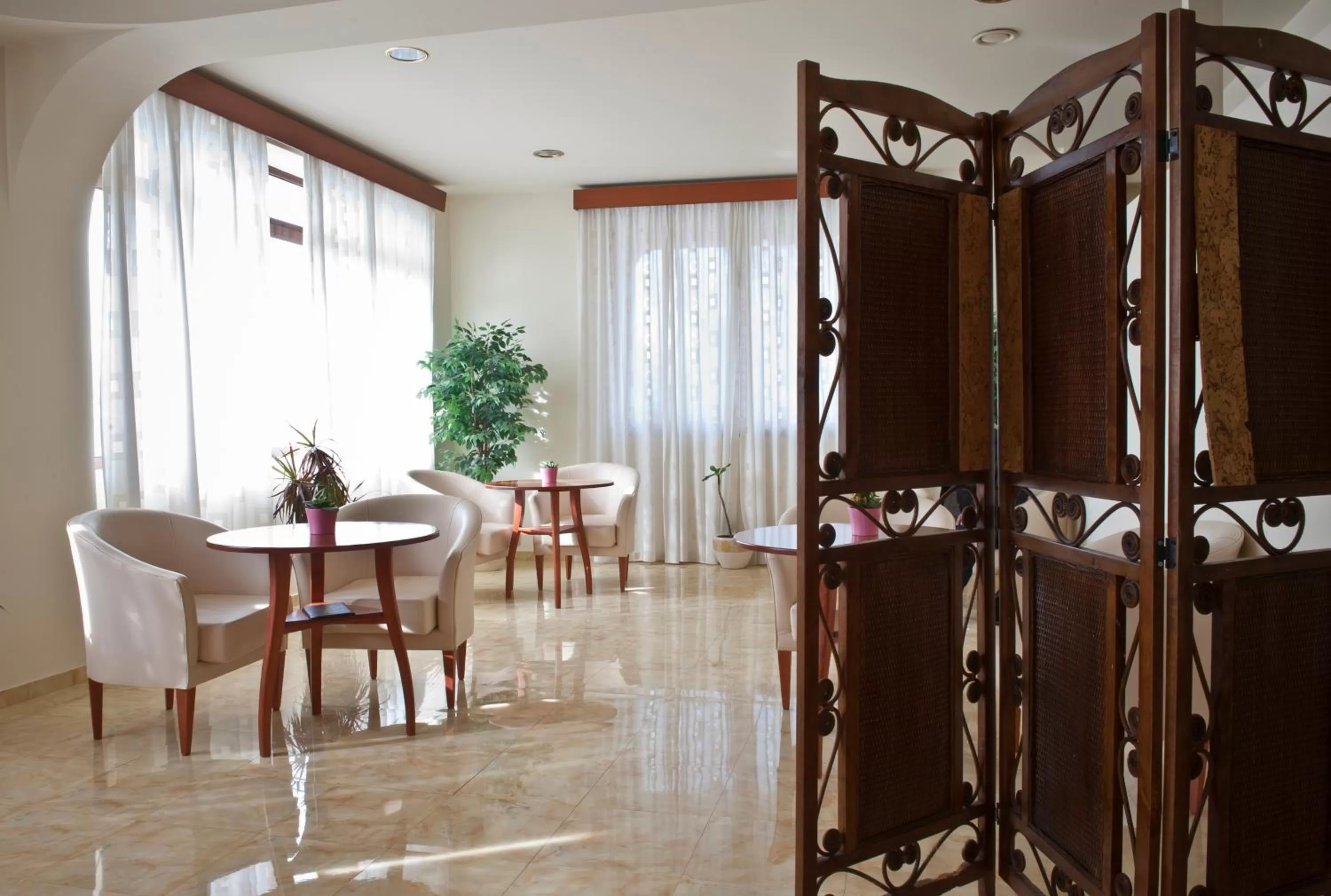 Communal lounge/ TV room in Olympion