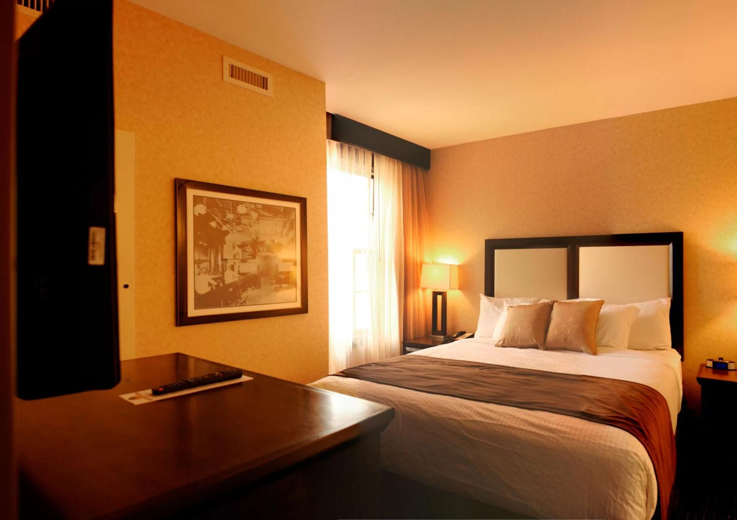 Bed in Holiday Inn Resort Deadwood Mountain Grand by IHG