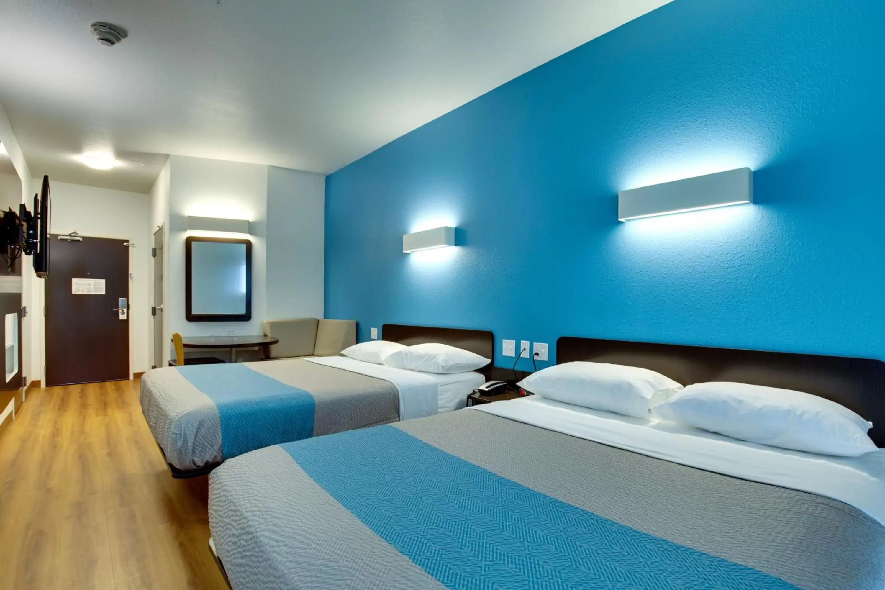 Deluxe Queen Room with Two Queen Beds - Non-Smoking in Motel 6 Poplar Bluff, MO Deluxe Queen Room with Two Queen Beds - Non-Smoking in Motel 6 Poplar Bluff, MO