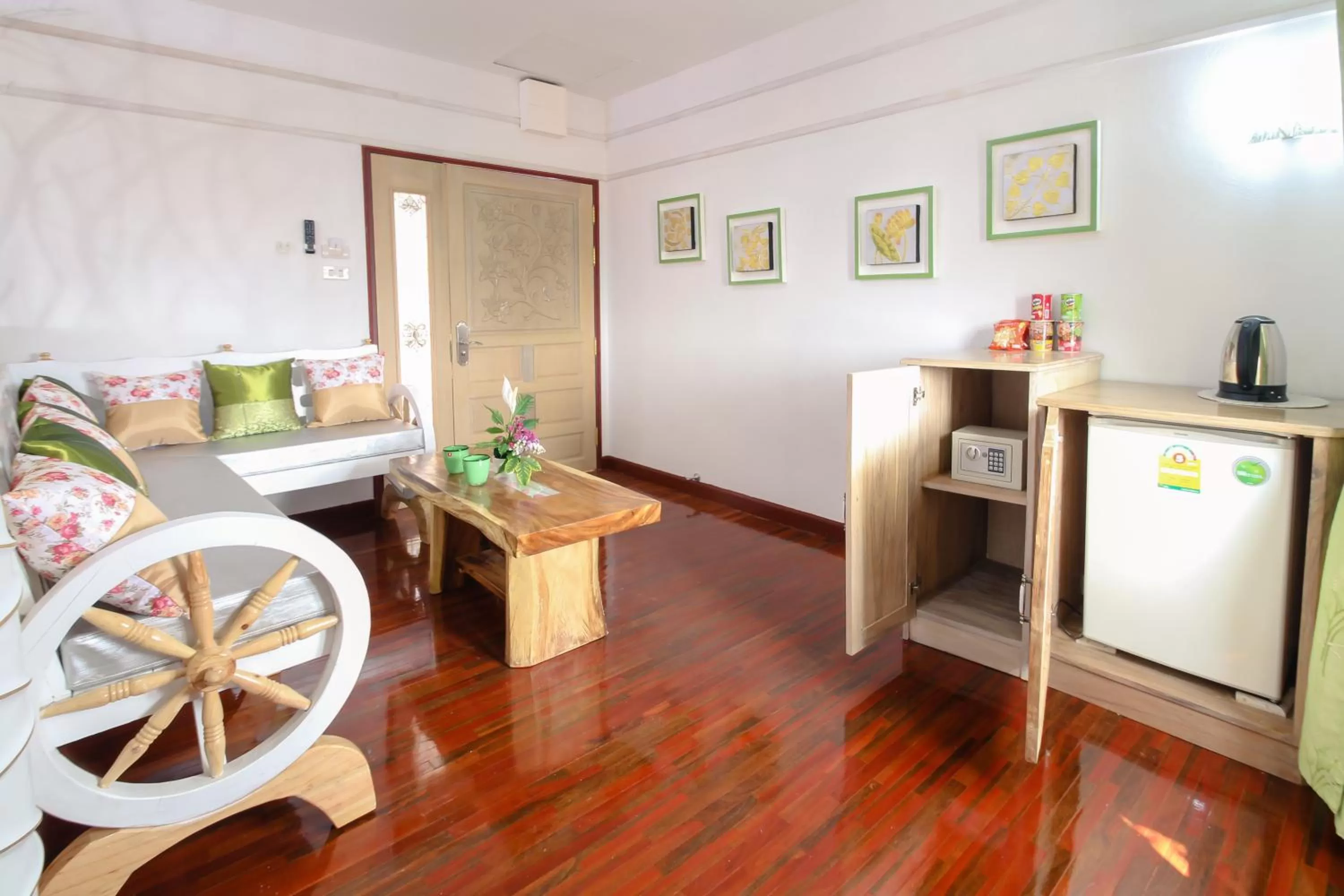 Dining Area in Olivier Boutique