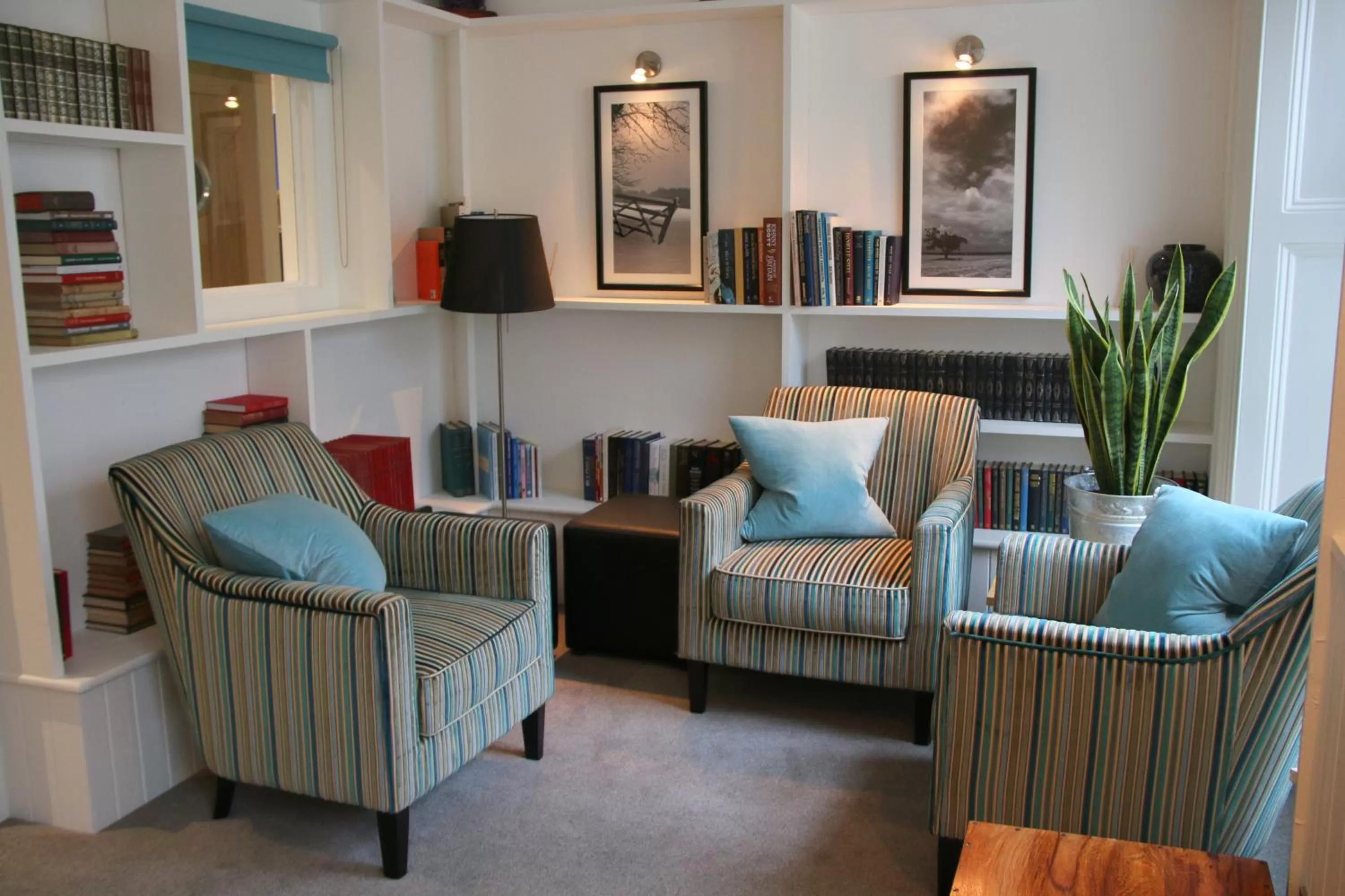 Library in Carlton Hotel