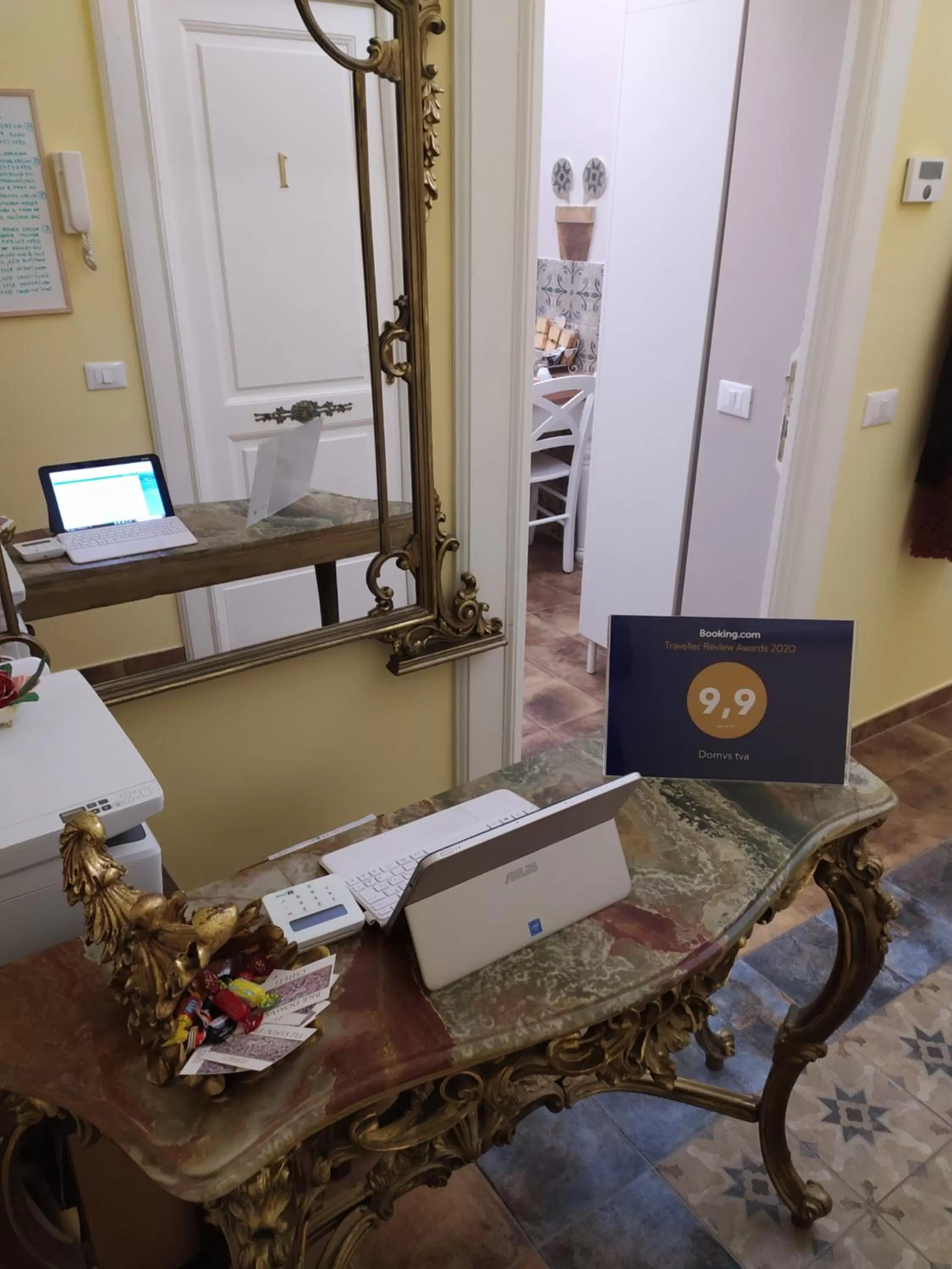 Lobby or reception, Bathroom in B&B Domvs tva