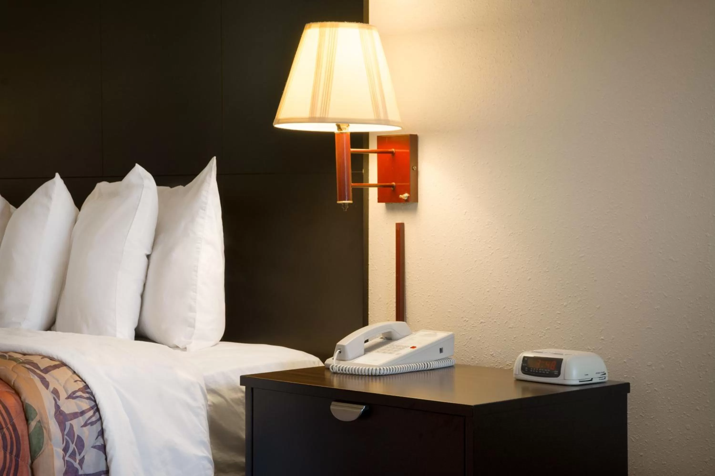 Studio Suite with Two Double Beds - Non-Smoking in Days Inn by Wyndham Alma