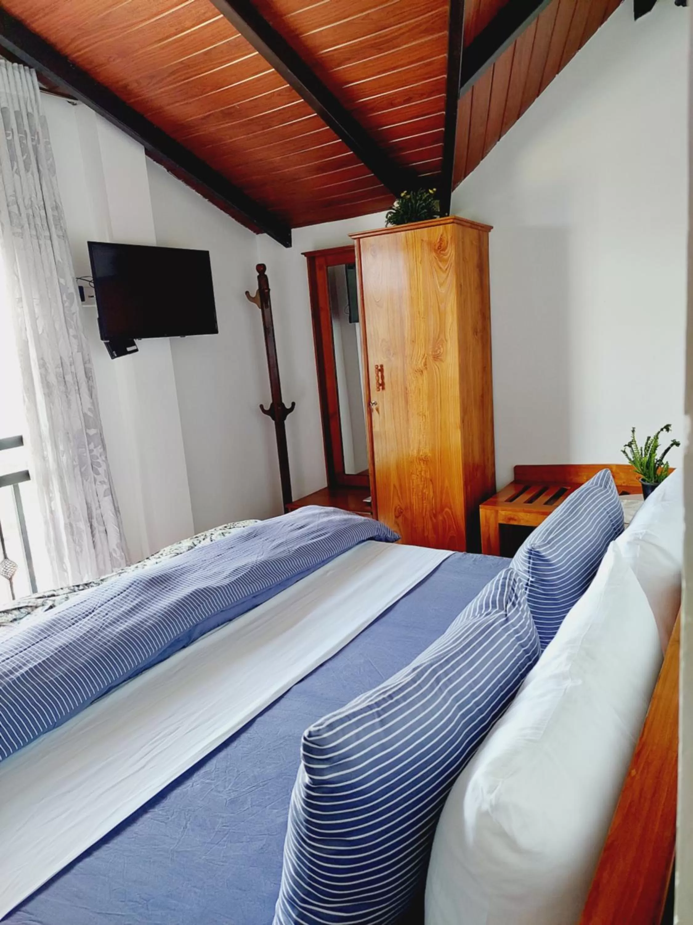 Bedroom, Bed in Misthill Rest - Lavish Villa