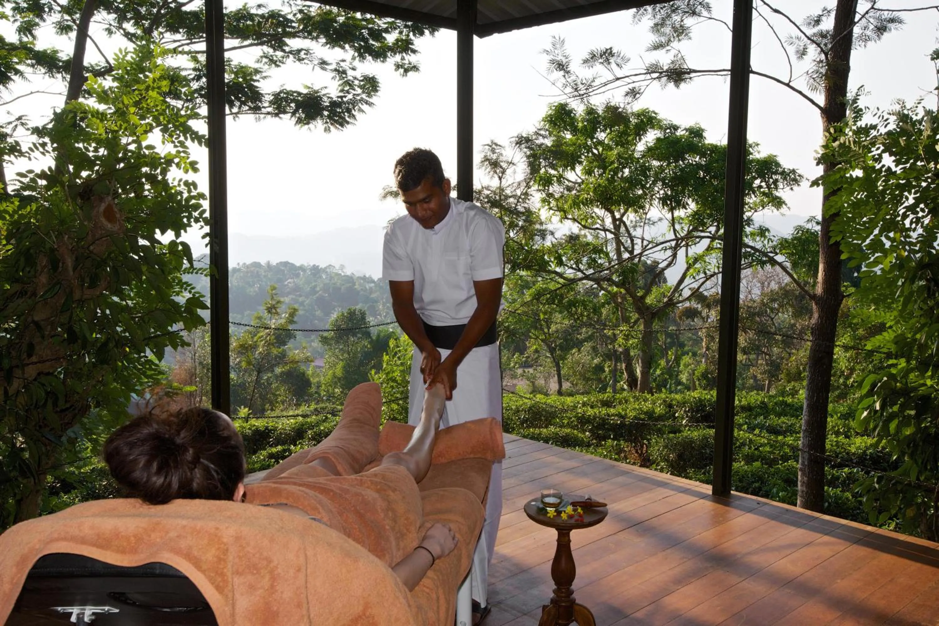 Massage in Mountbatten Bungalow- Thema Collection