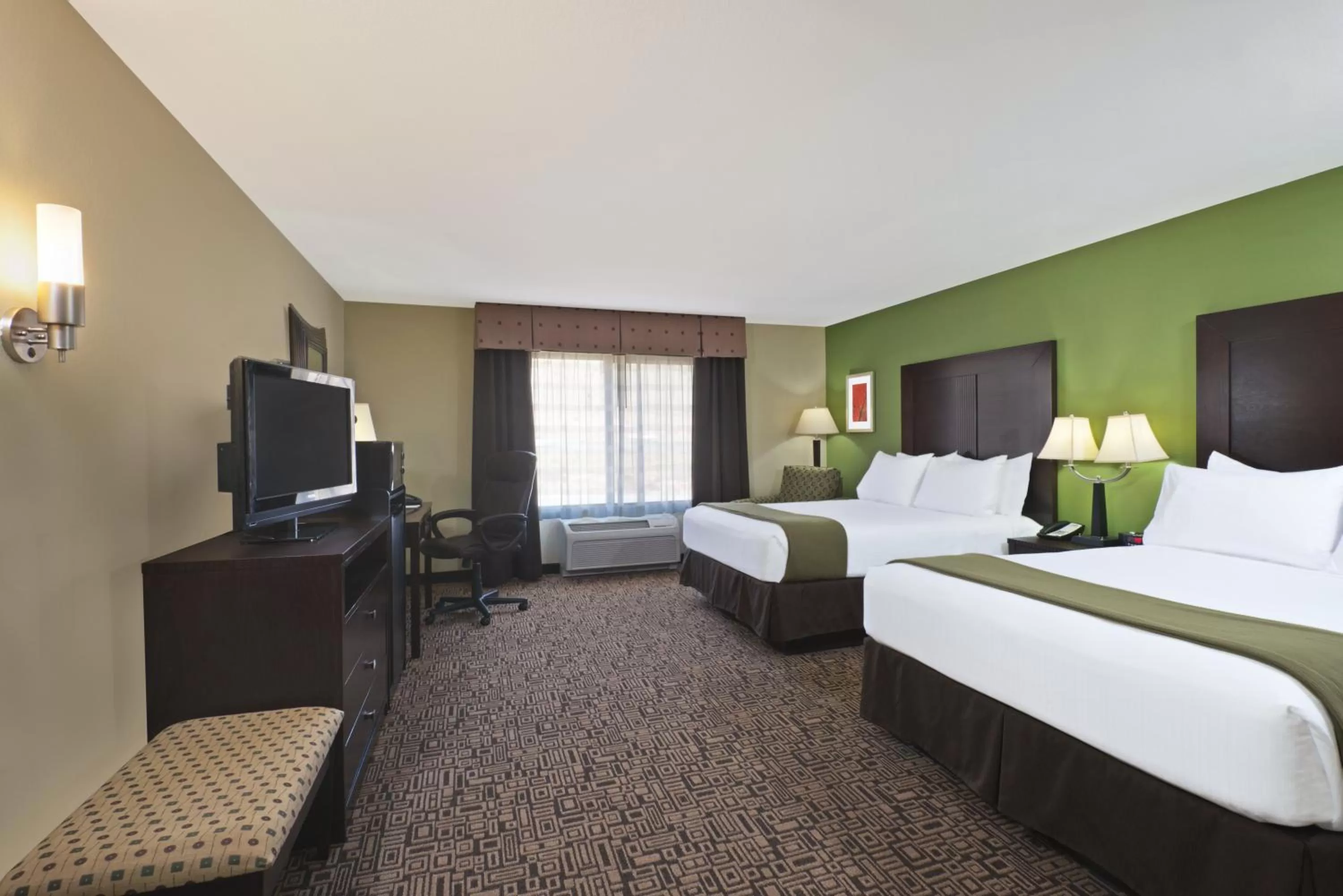 Photo of the whole room, Bed in Holiday Inn Express & Suites Richfield by IHG