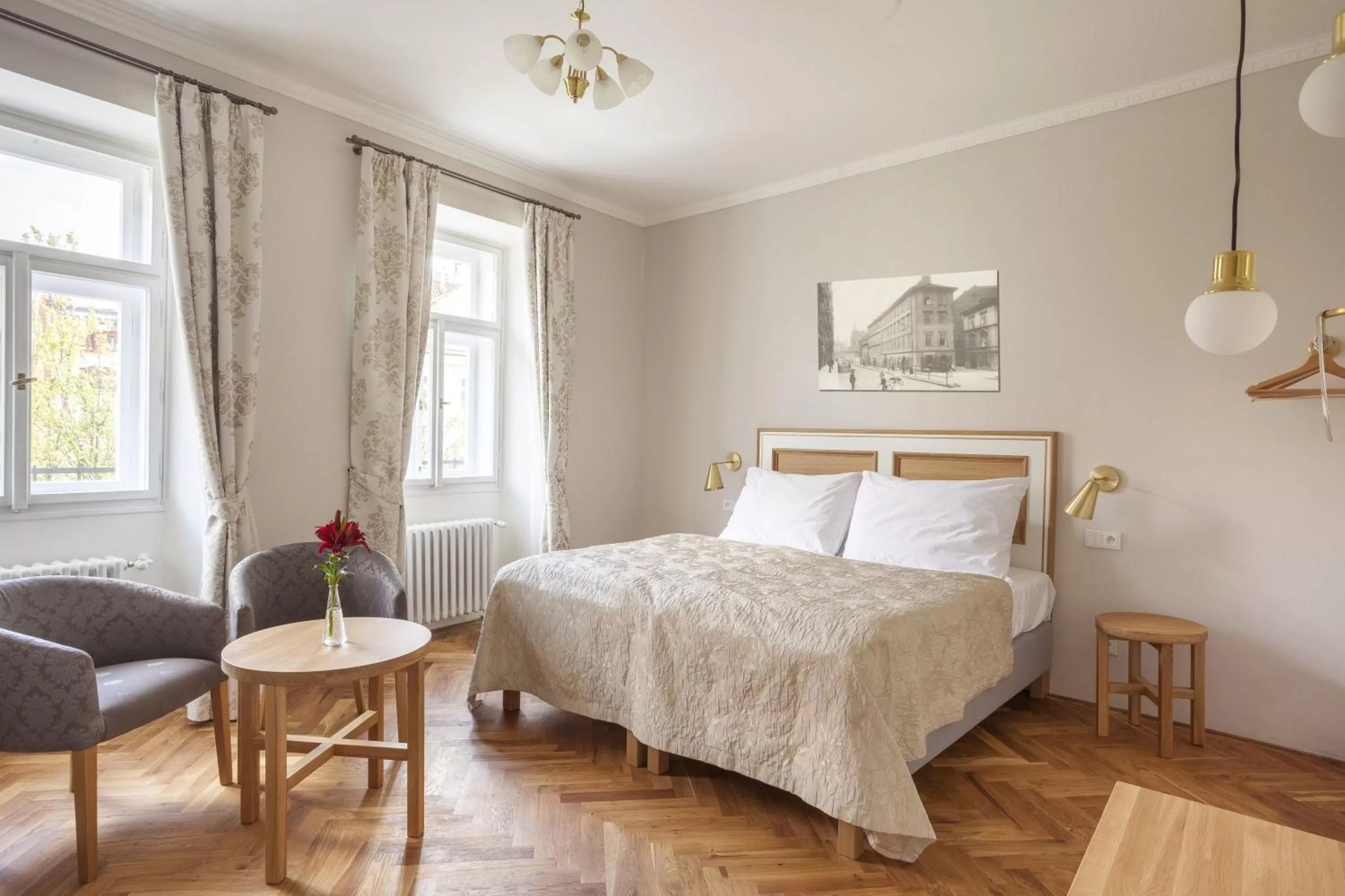 Bedroom, Bed in Hotel At the Golden Scissors