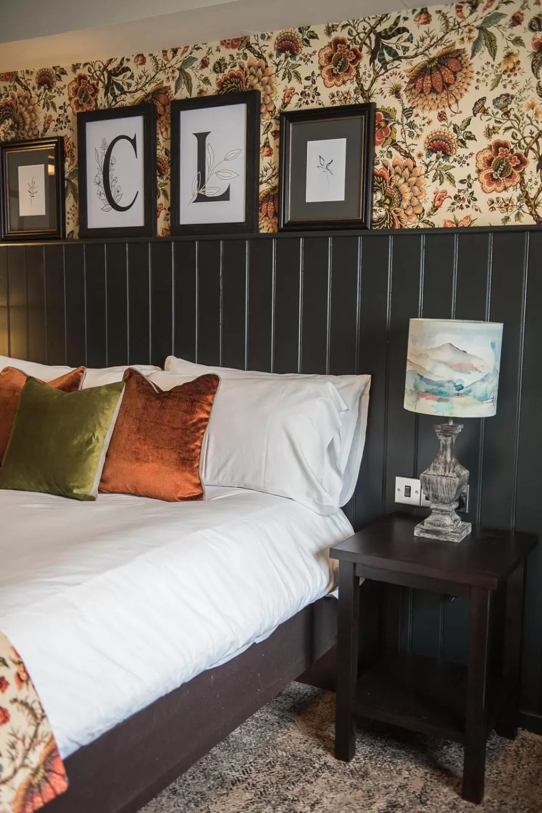 Bed in Cat & Lion Country Pub and Hotel