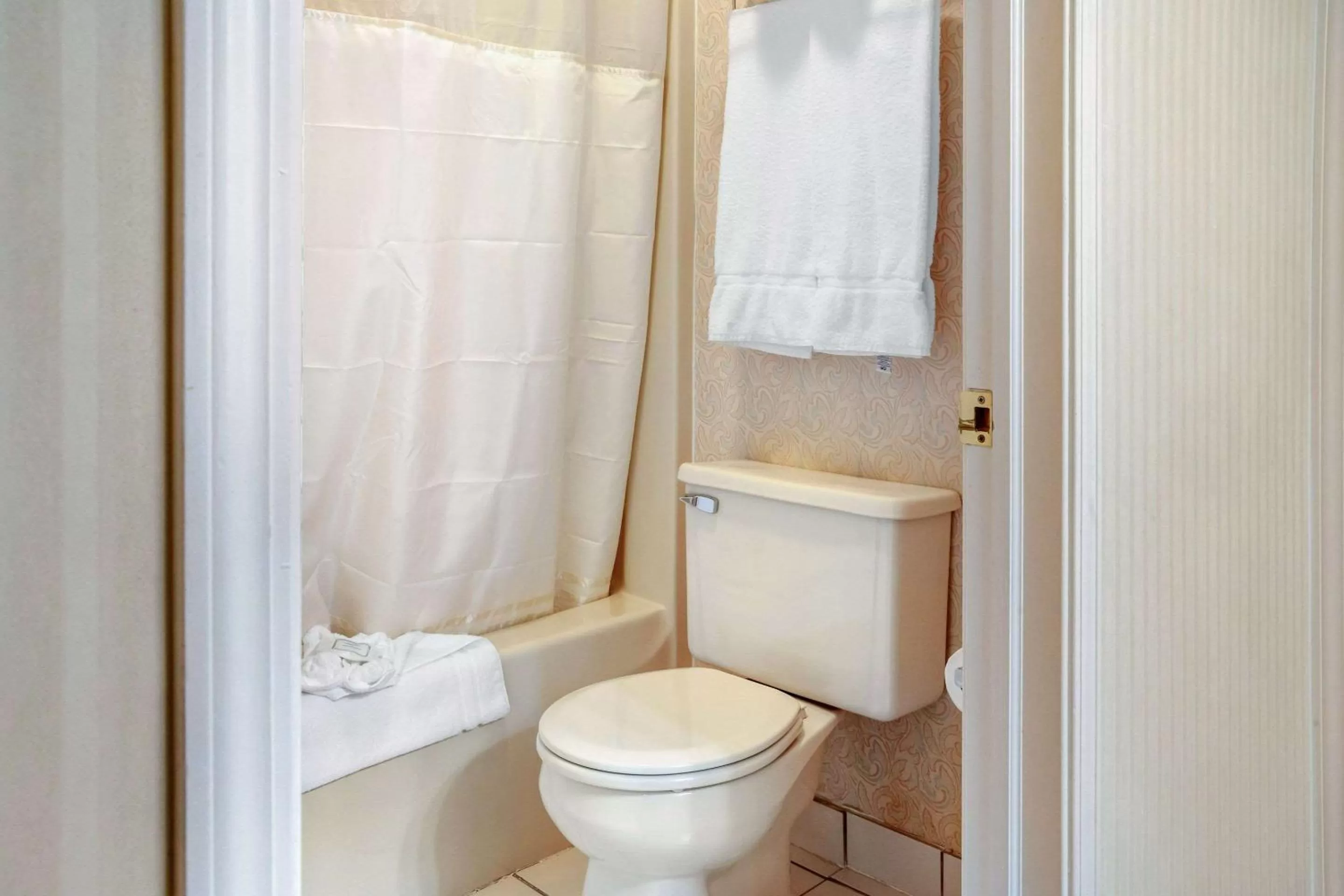 Bathroom in Wintergreen Hotel & Conference Center