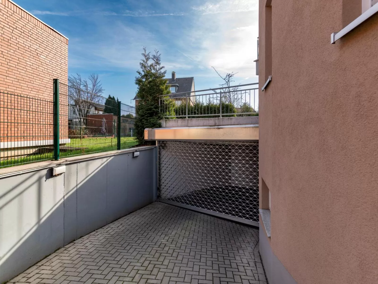 Property building, Balcony/Terrace in GLEUEL INN - digital hotel & serviced apartments & boardinghouse mit voll ausgestatteten Küchen