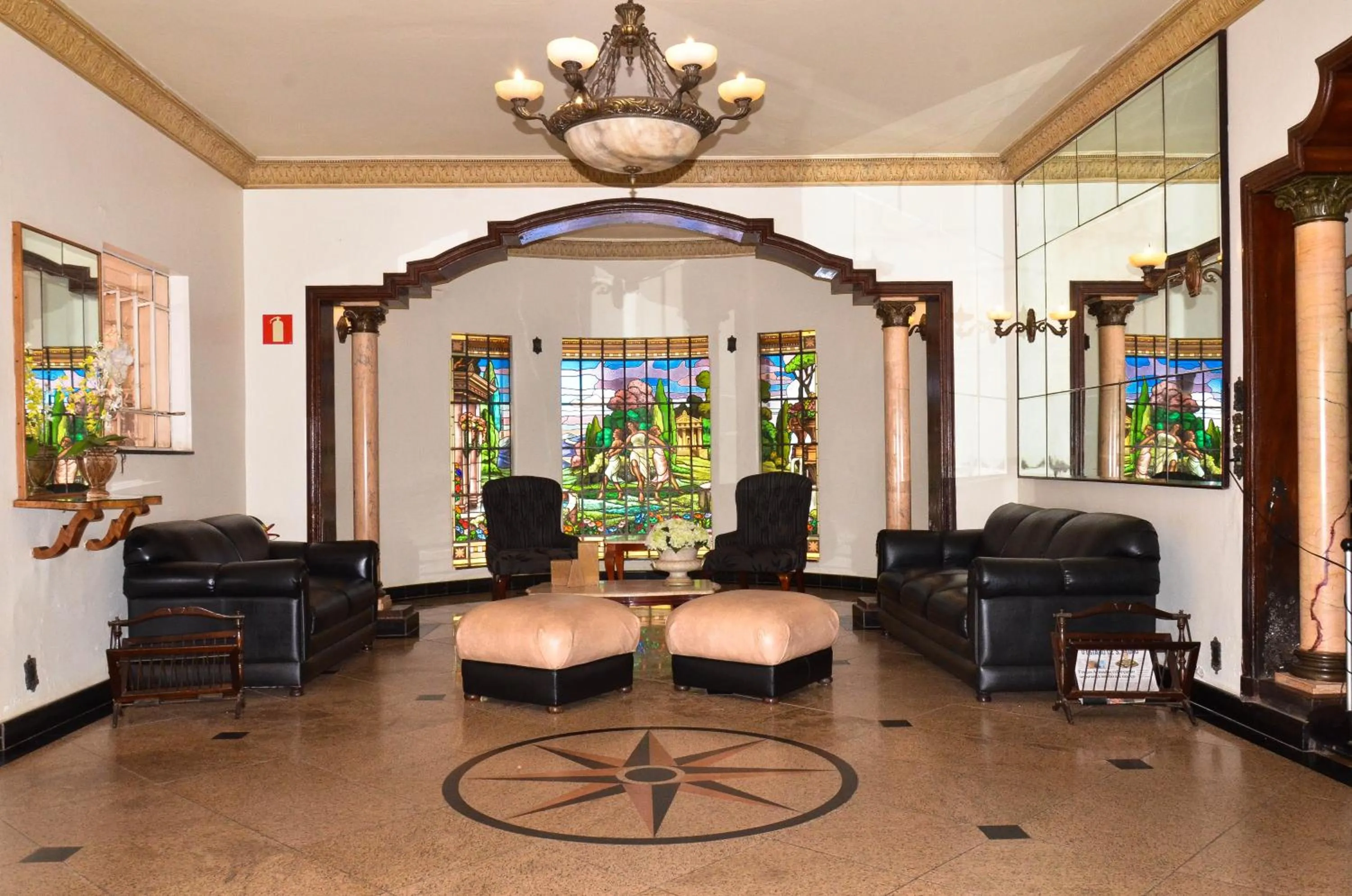 Living room in Tamareiras Park Hotel