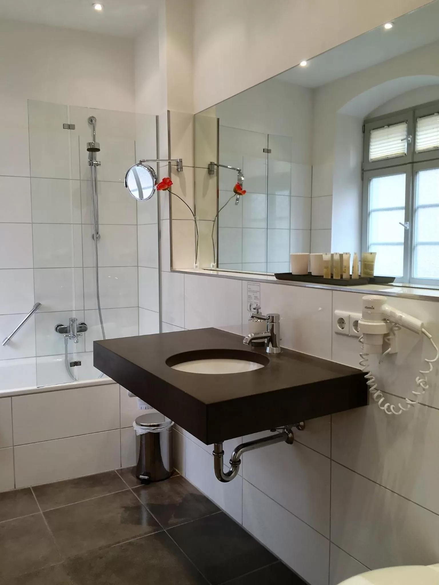 Bathroom in Hotel Zur Alten Brücke