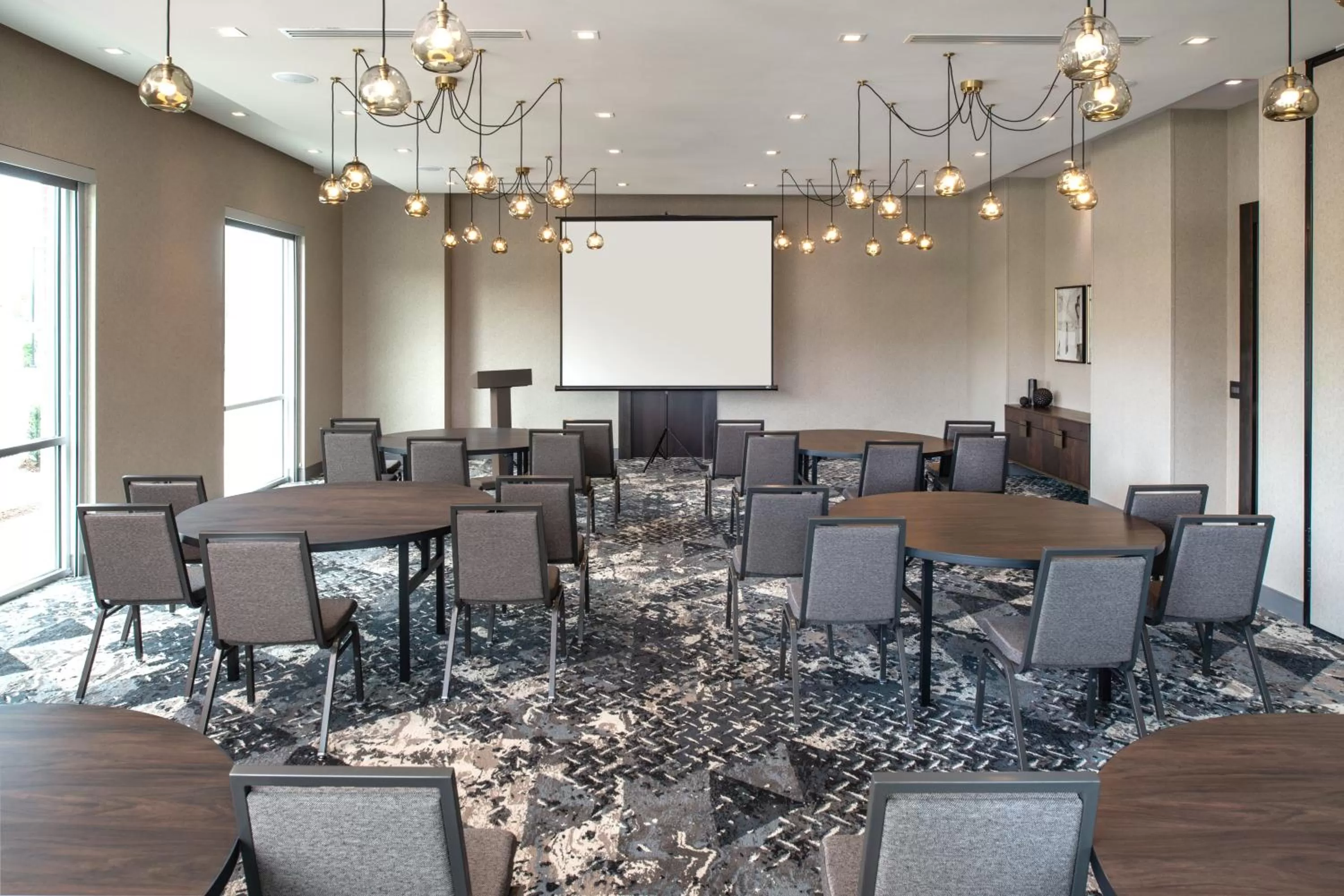 Meeting/conference room in Holiday Inn Boston Logan Airport - Chelsea by IHG