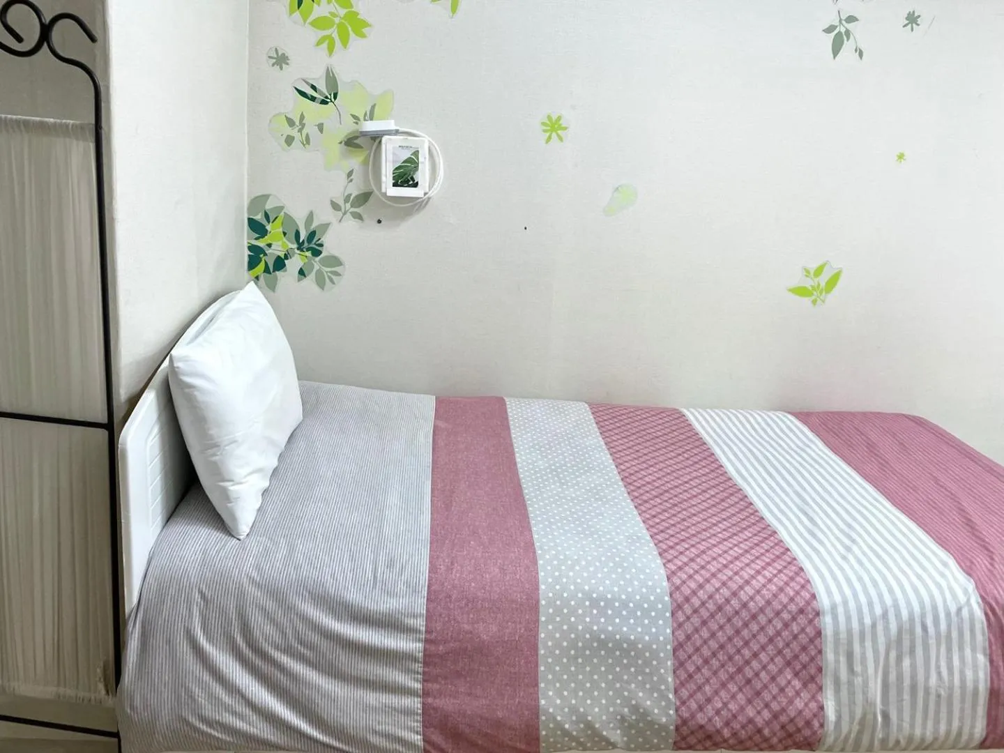 Bedroom, Bed in Jeong House