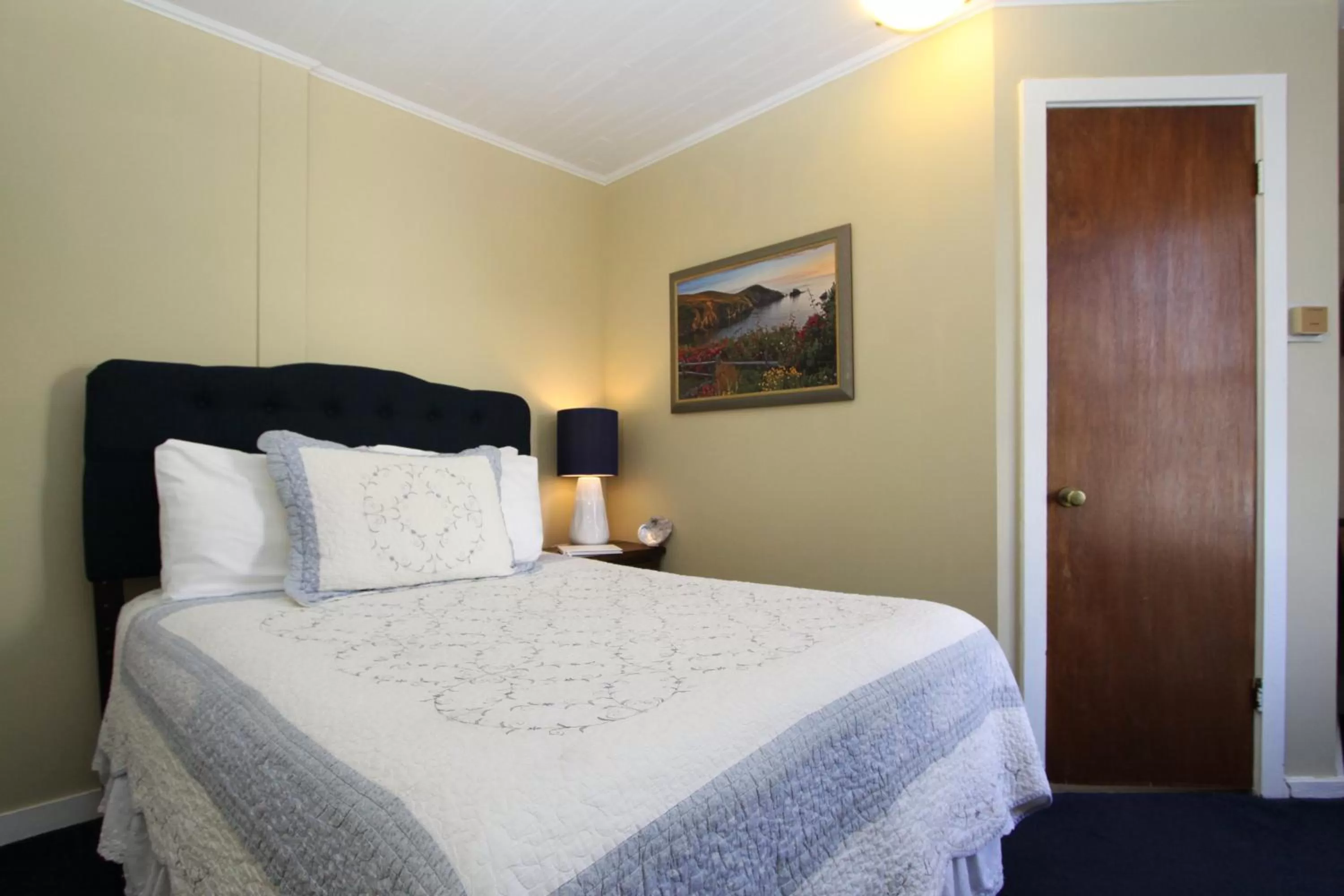 Bed in Seagull Inn Bed & Breakfast