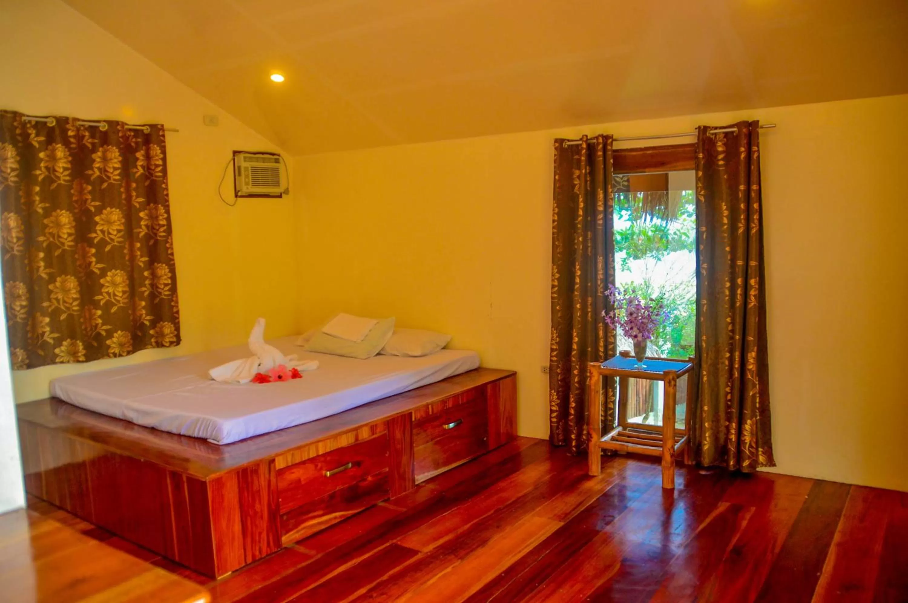 Bed in Camaya-an Paradise Beach Resort