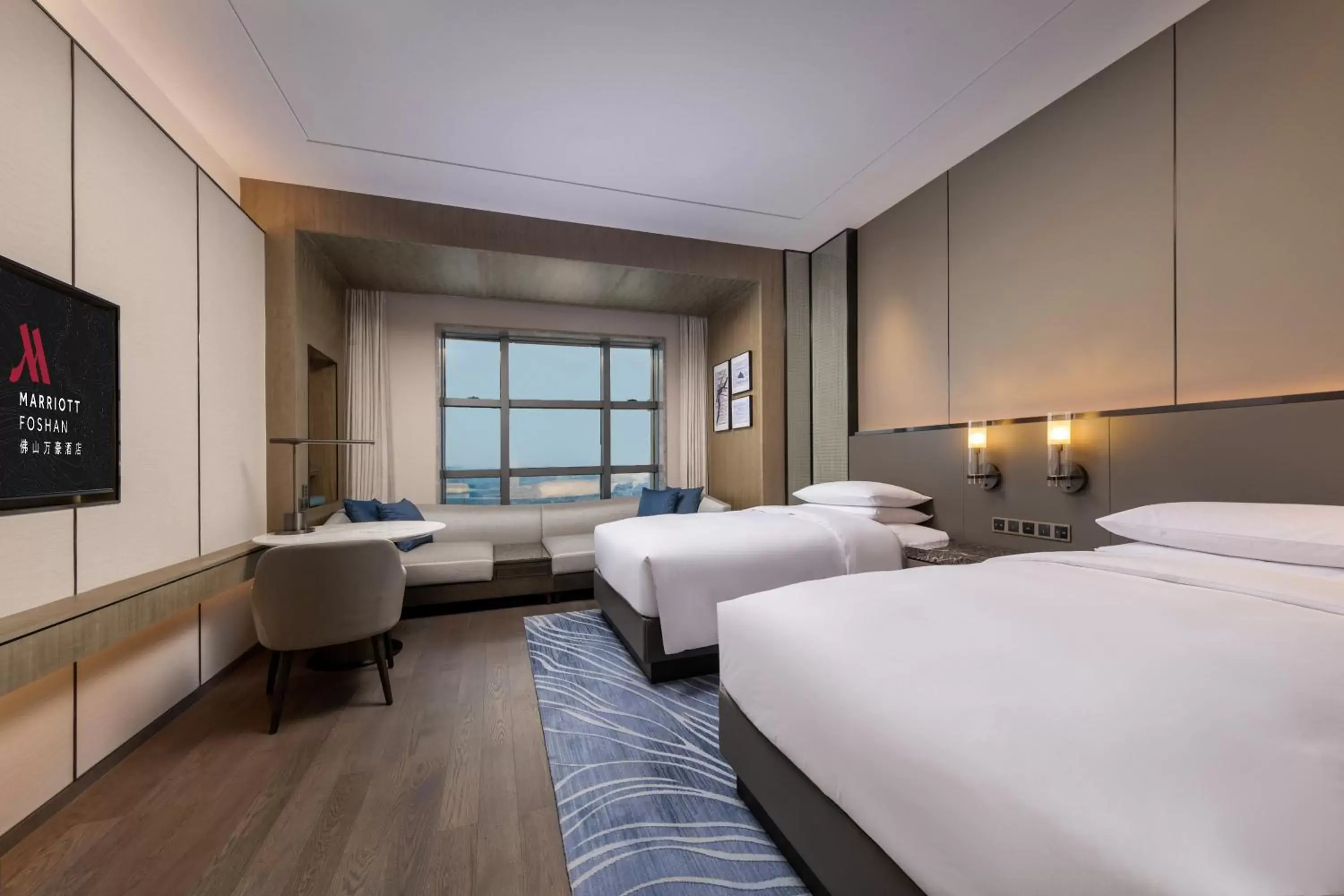 Executive Deluxe Double Room with Two Double Beds and Club Lounge Access in Foshan Marriott Hotel Executive Deluxe Double Room with Two Double Beds and Club Lounge Access in Foshan Marriott Hotel