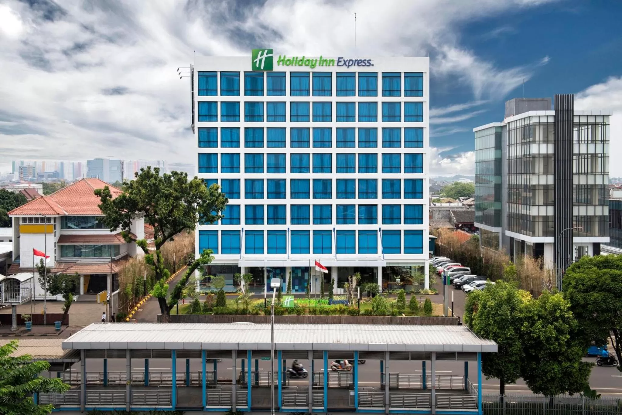 Property building in Holiday Inn Express Jakarta Matraman by IHG