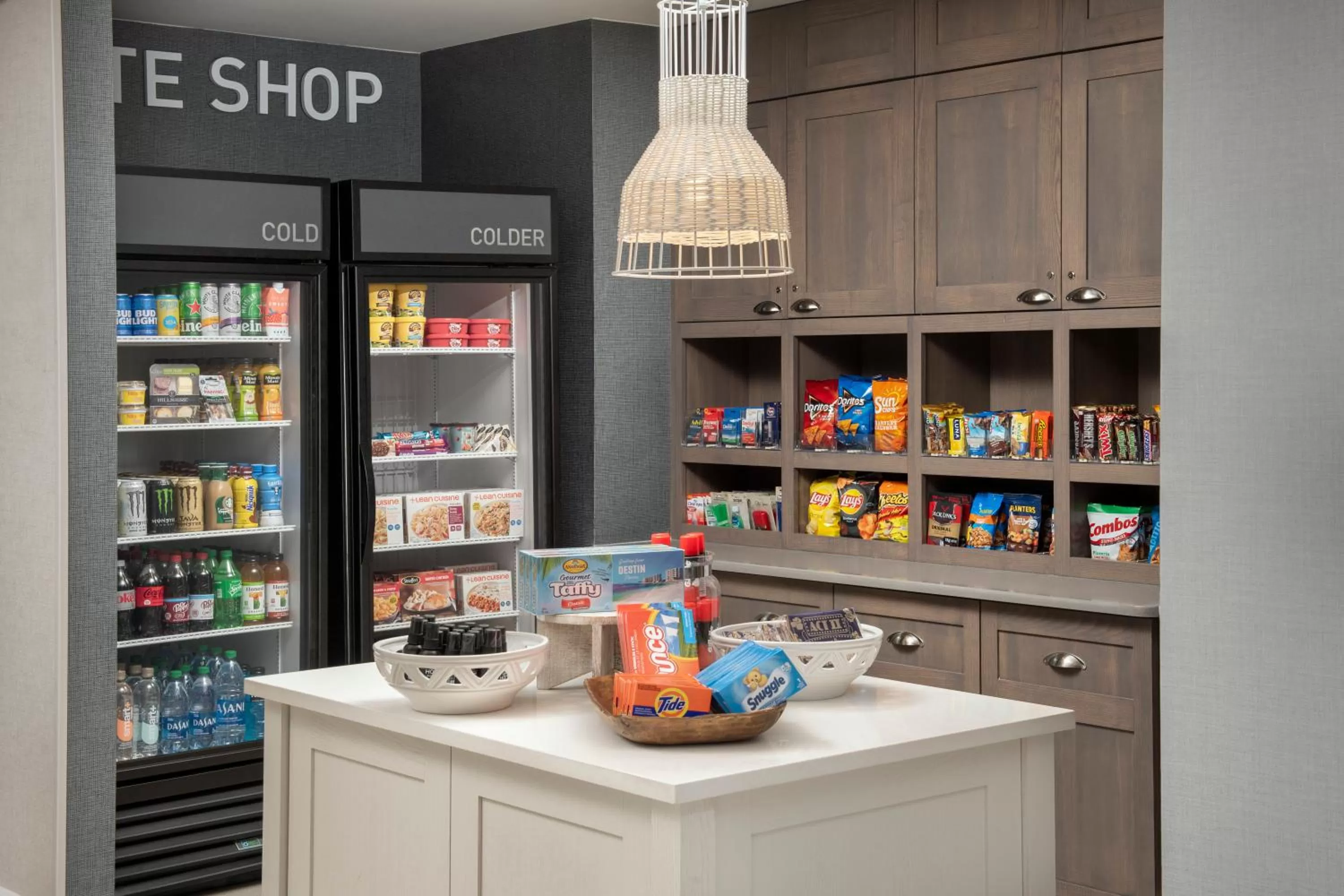 On-site shops in Homewood Suites By Hilton Destin