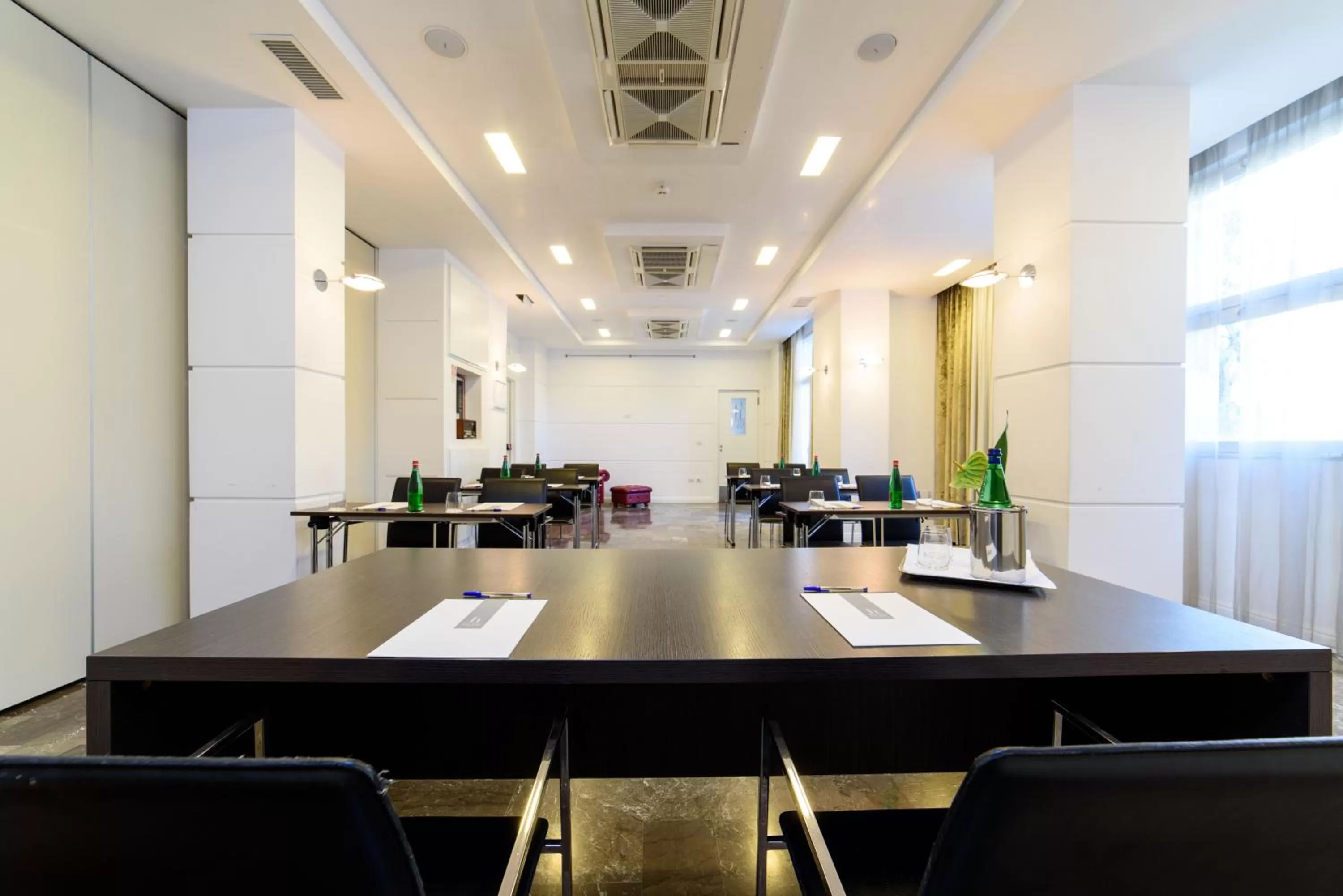 Business facilities in Hotel Palace