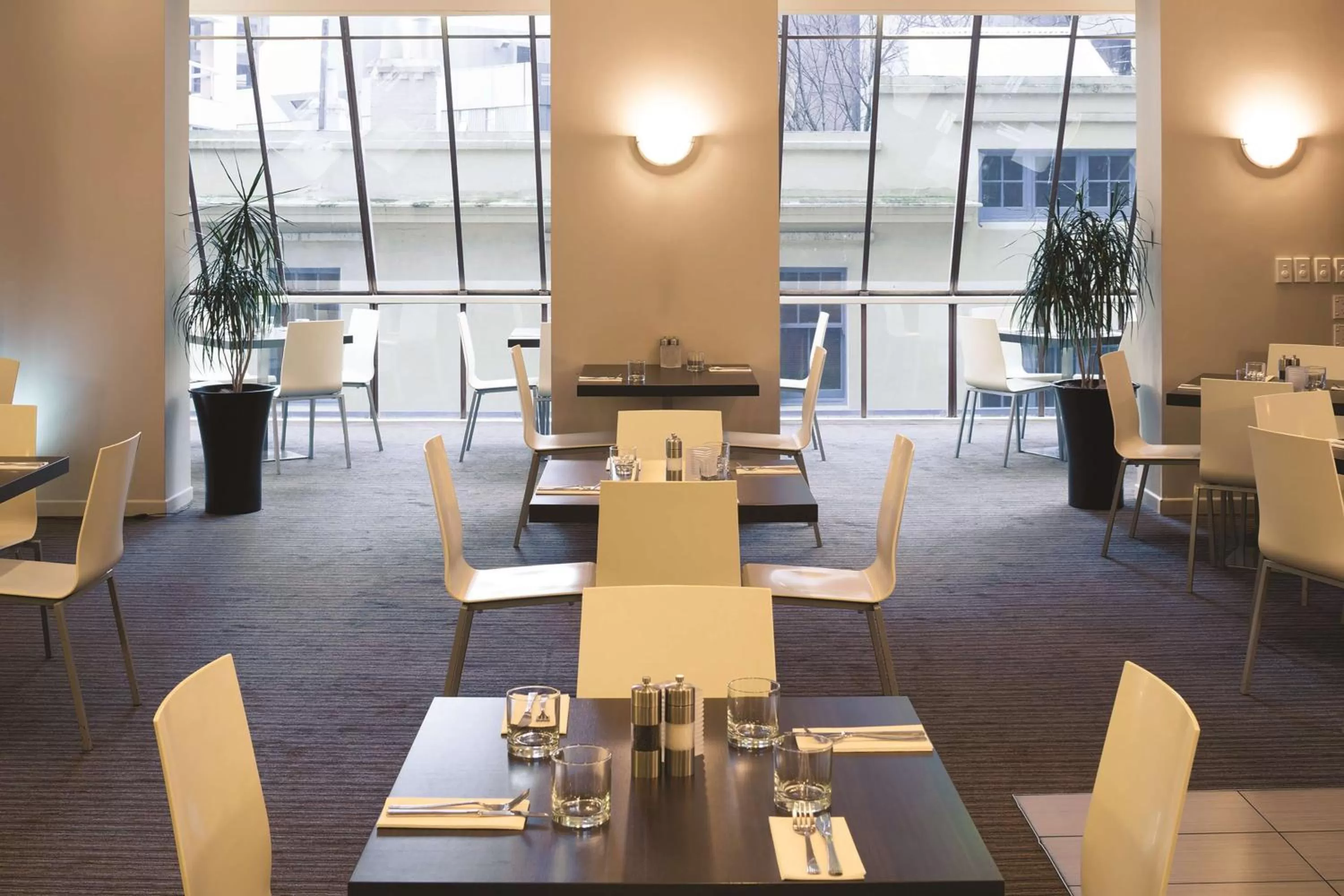 Restaurant/places to eat in Travelodge Hotel Wellington