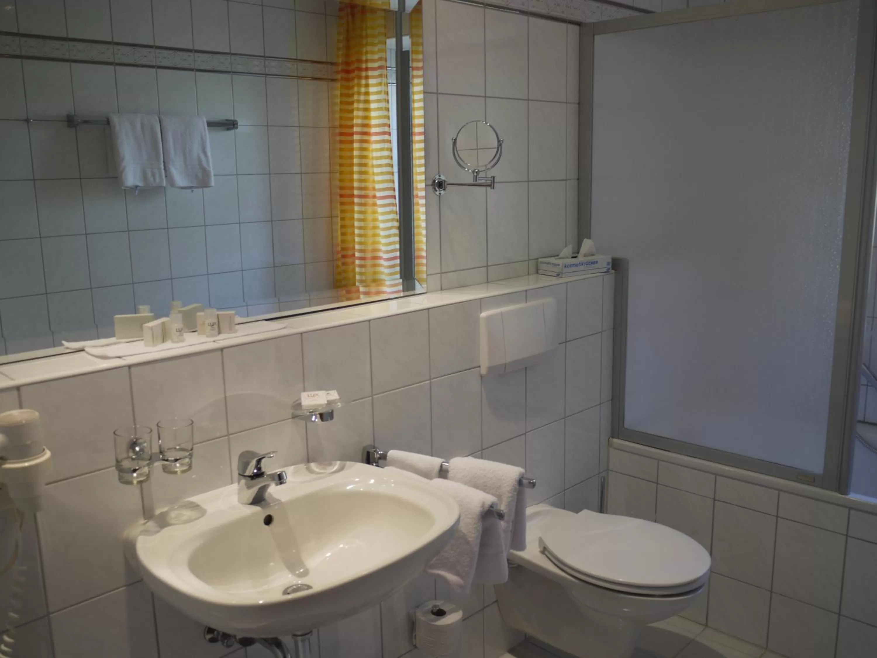 Bathroom in Aparthotel Fackler