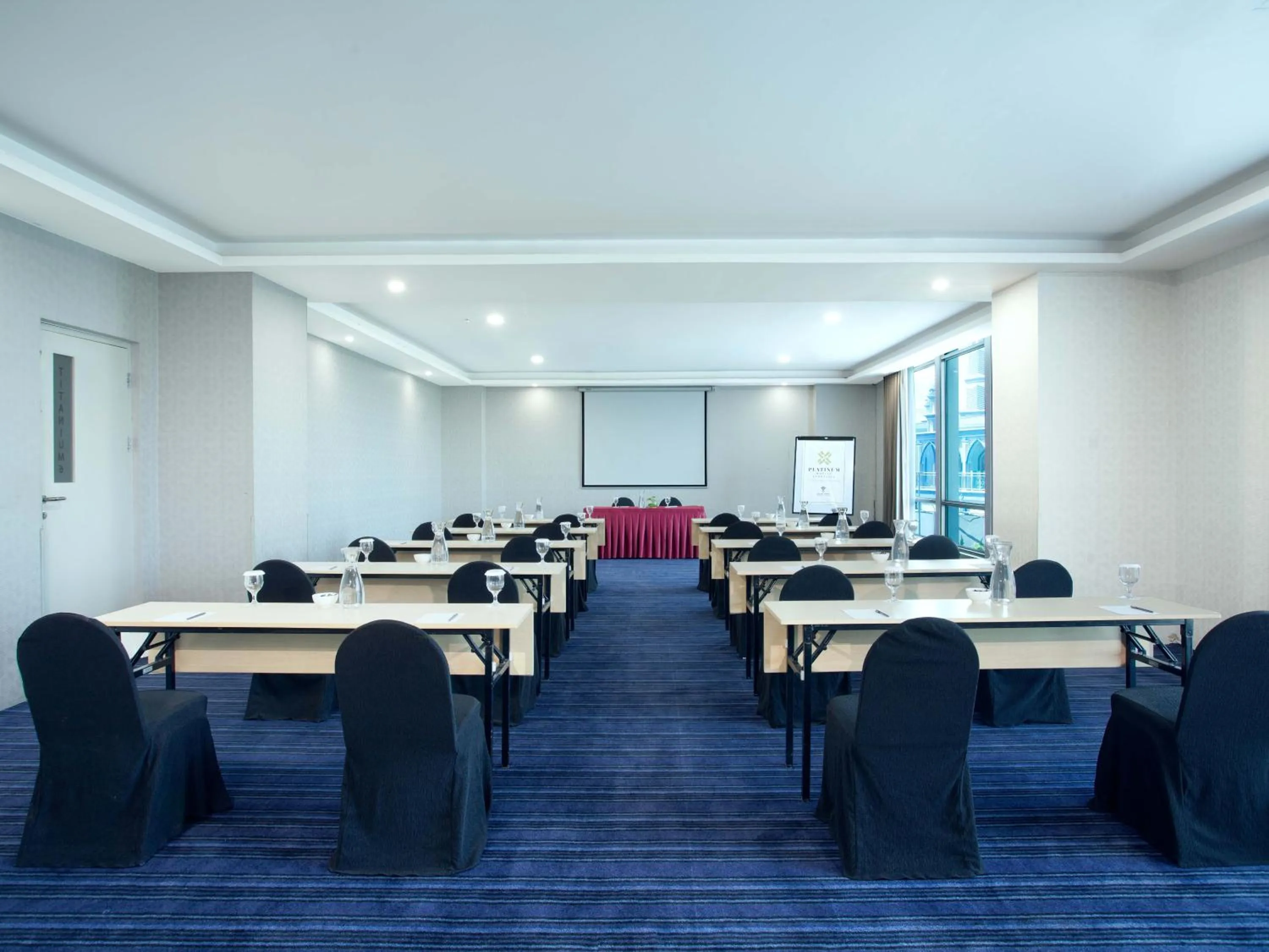 Meeting/conference room in Platinum Hotel & Convention Hall Balikpapan