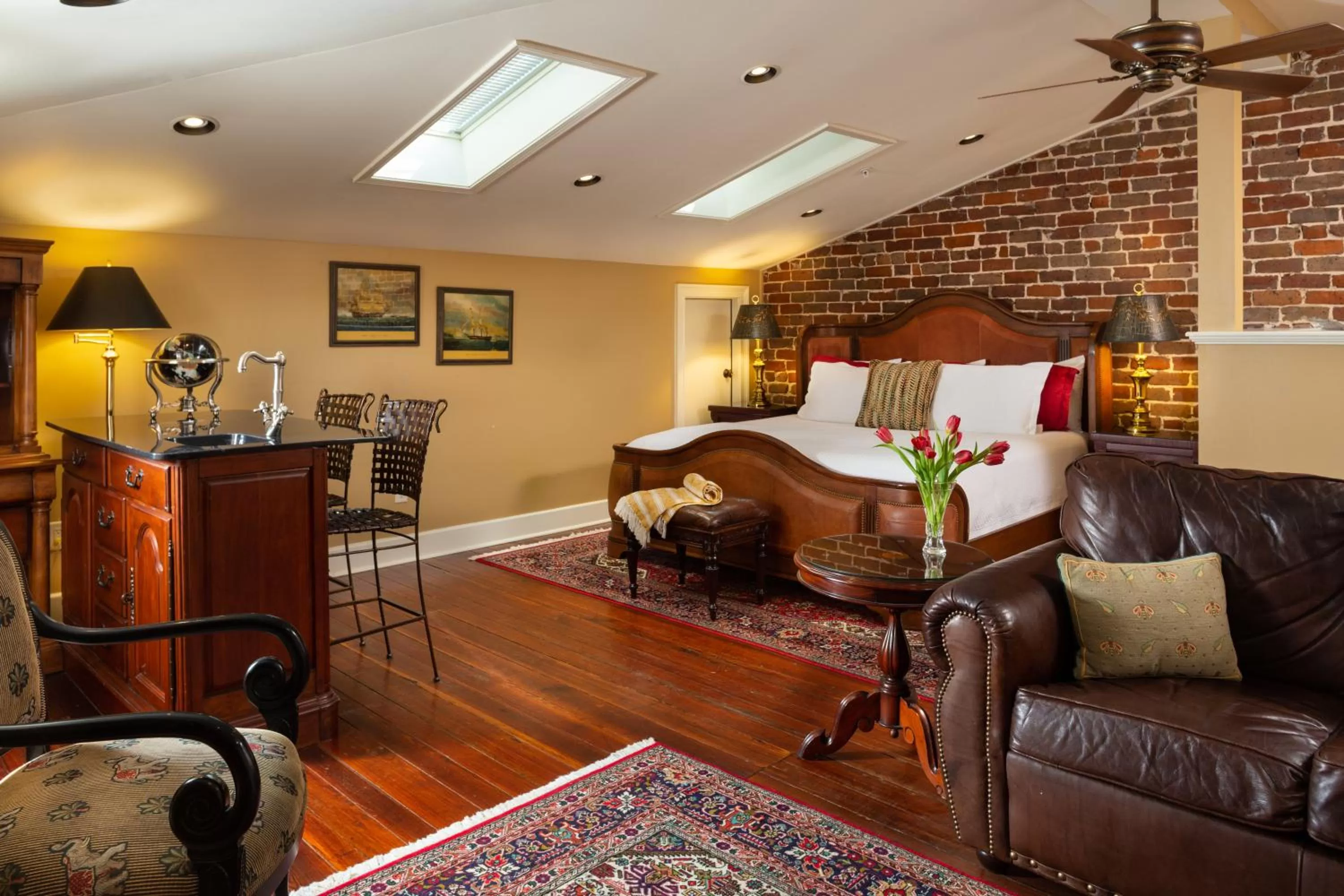 Photo of the whole room in The Inn on West Liberty