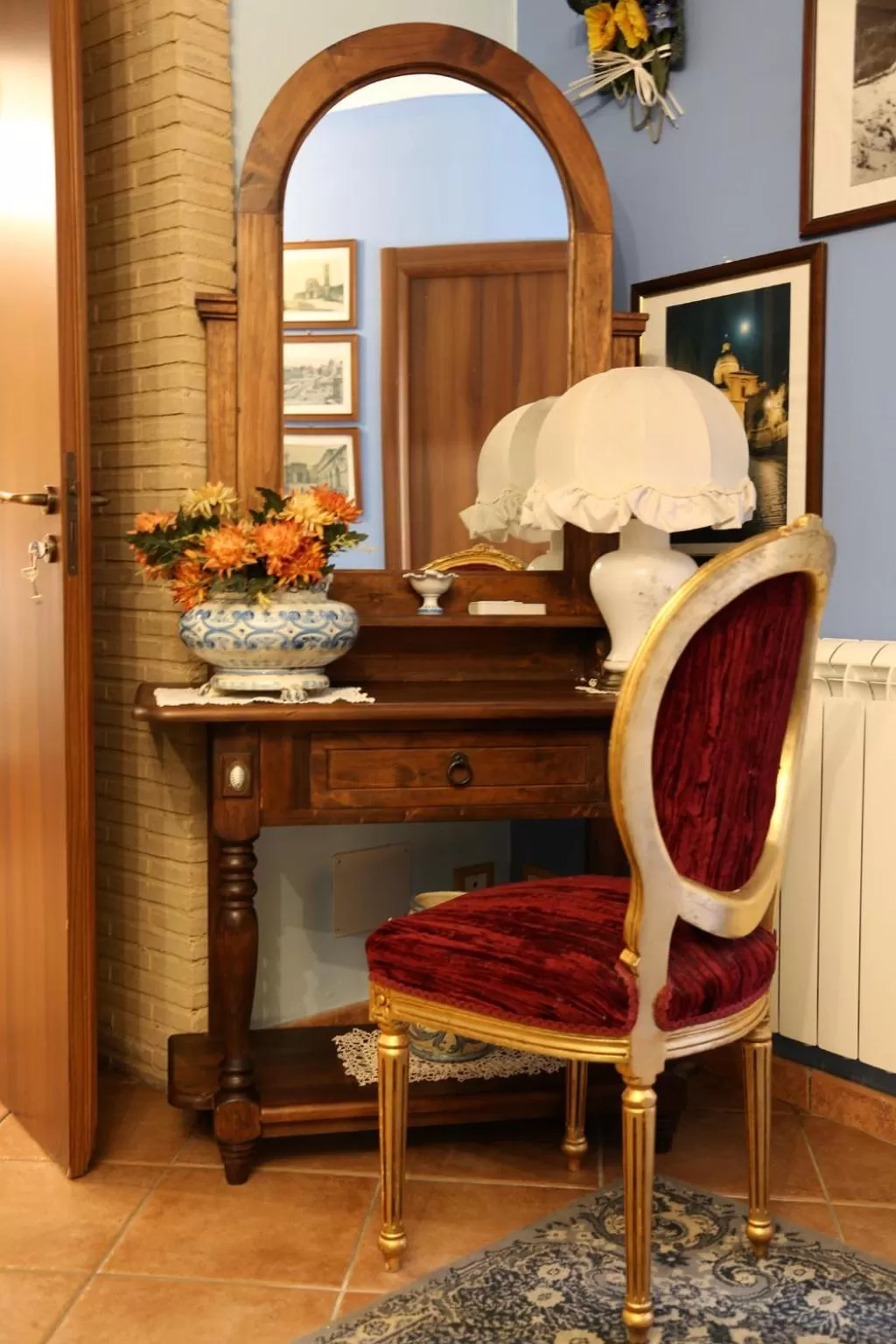 Decorative detail in Kimera