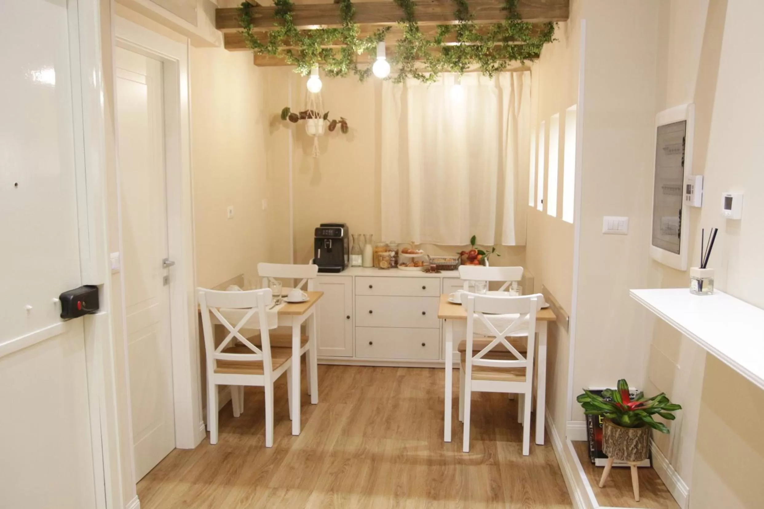 Breakfast, Dining Area in Etna Vibes Home