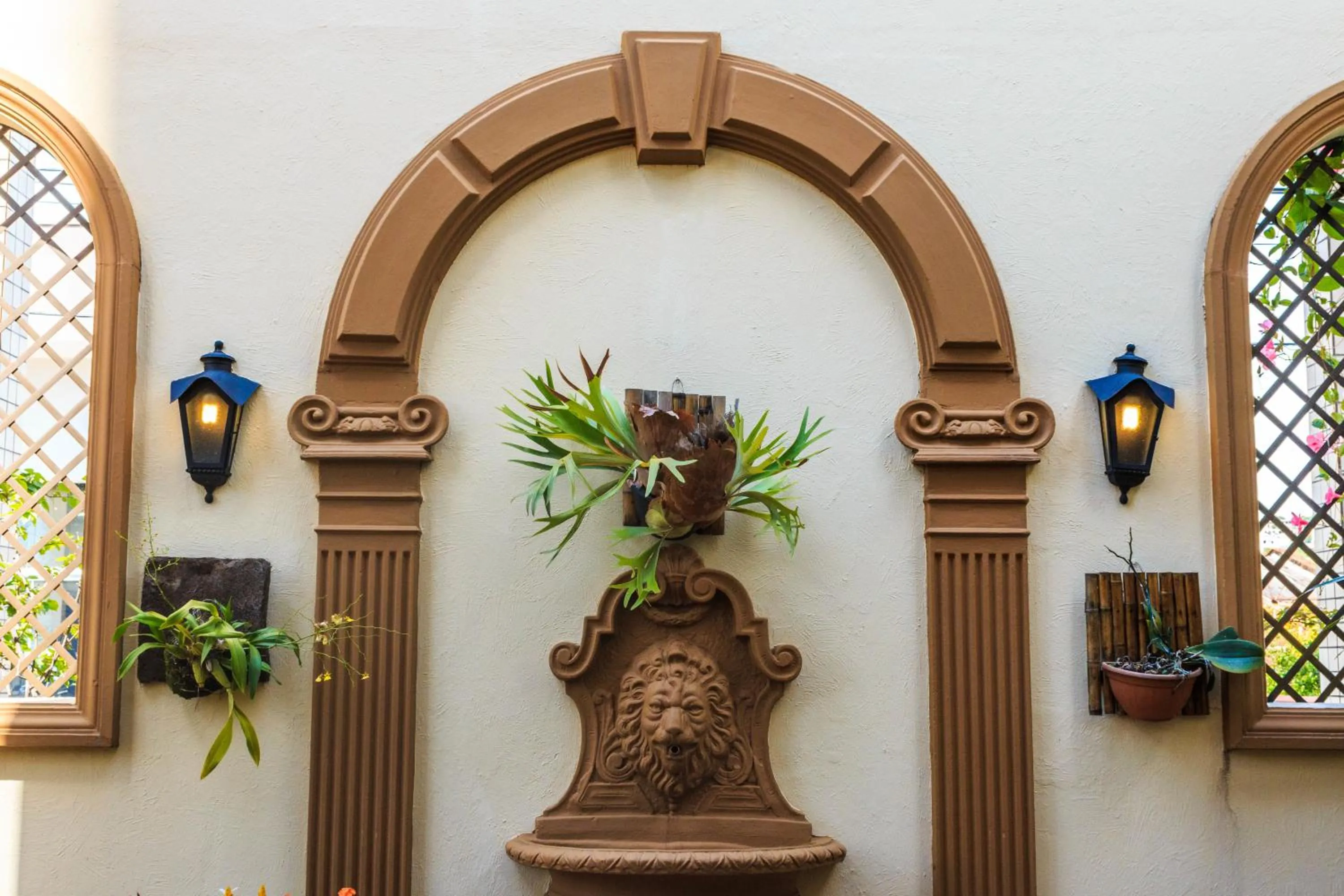 Restaurant/places to eat in Marques Plaza Hotel