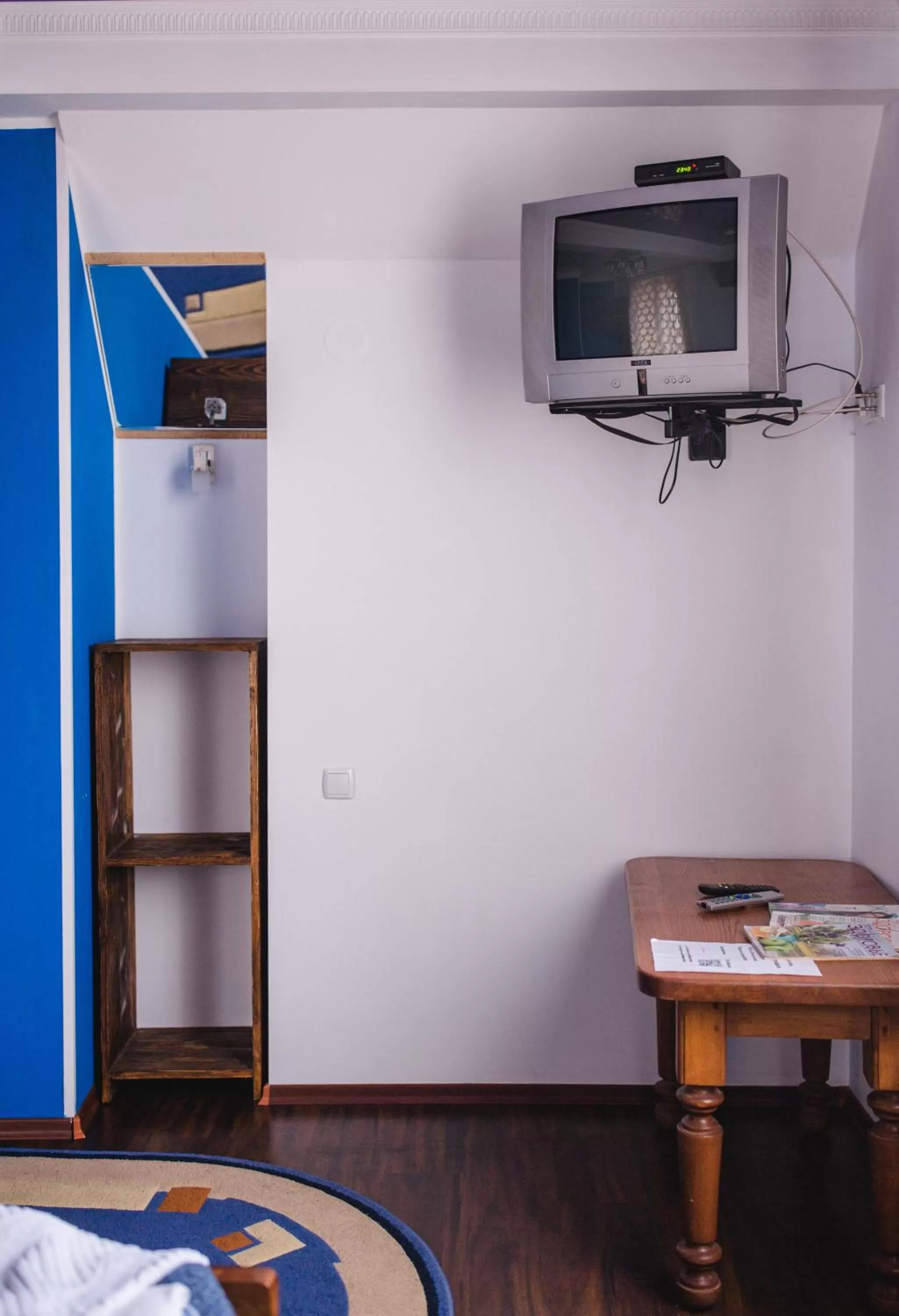 TV and multimedia, TV/Entertainment Center in Kolyba Opryshkiv