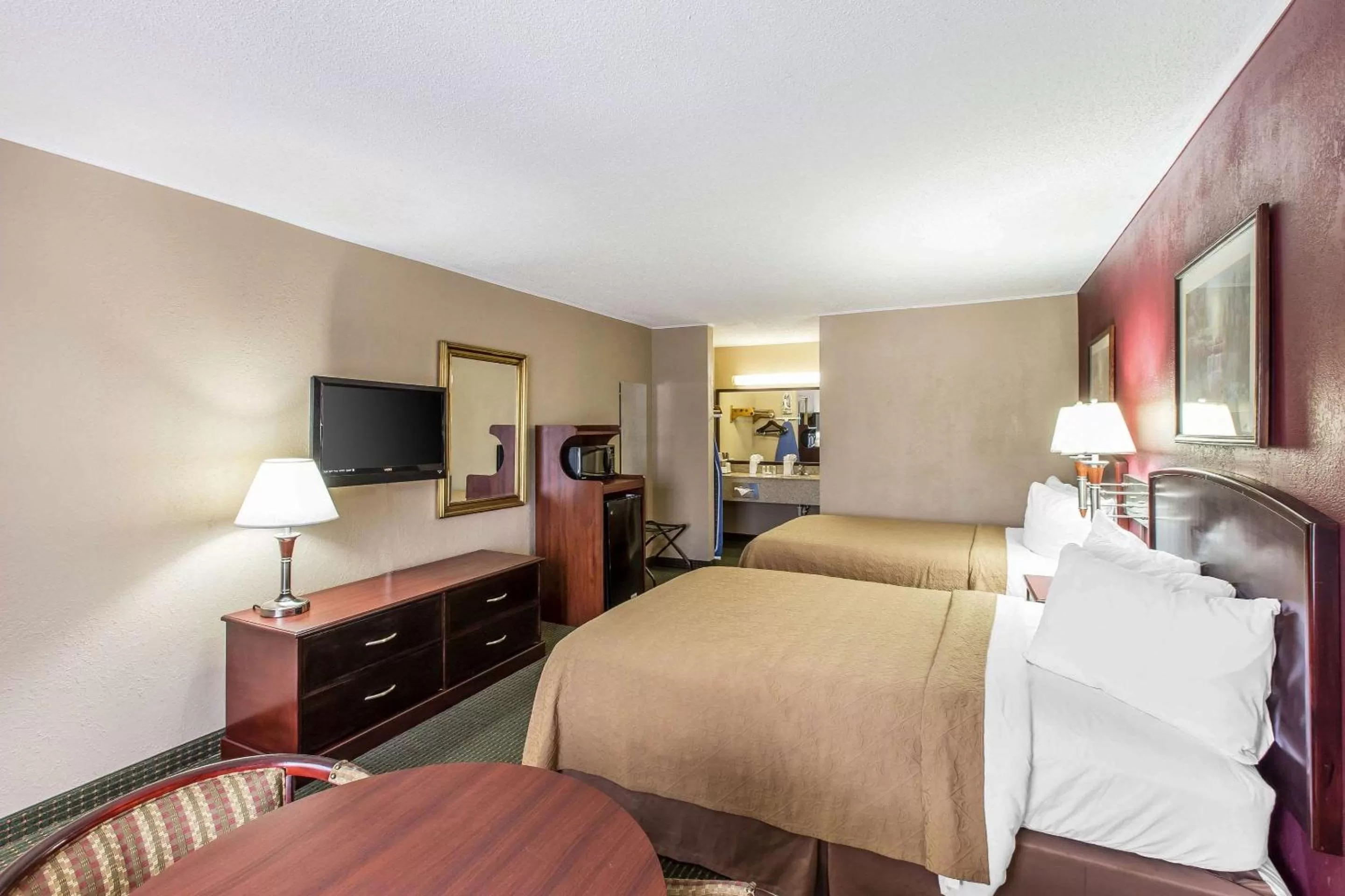 Photo of the whole room in Quality Inn Tifton