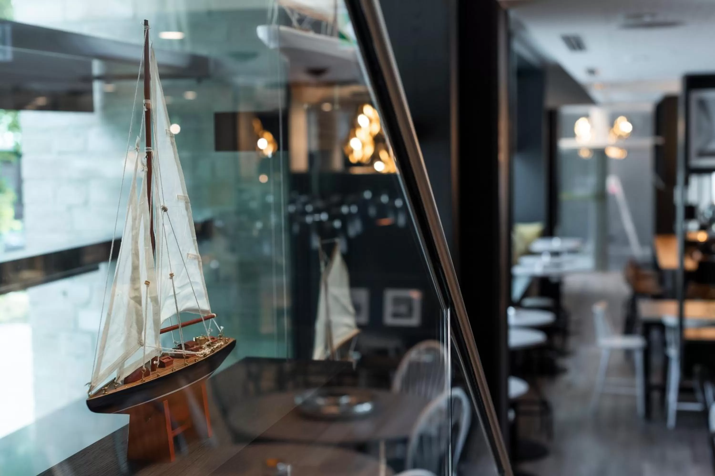 Lounge or bar in HARBR Hotel Ludwigsburg, a member of Radisson Individuals