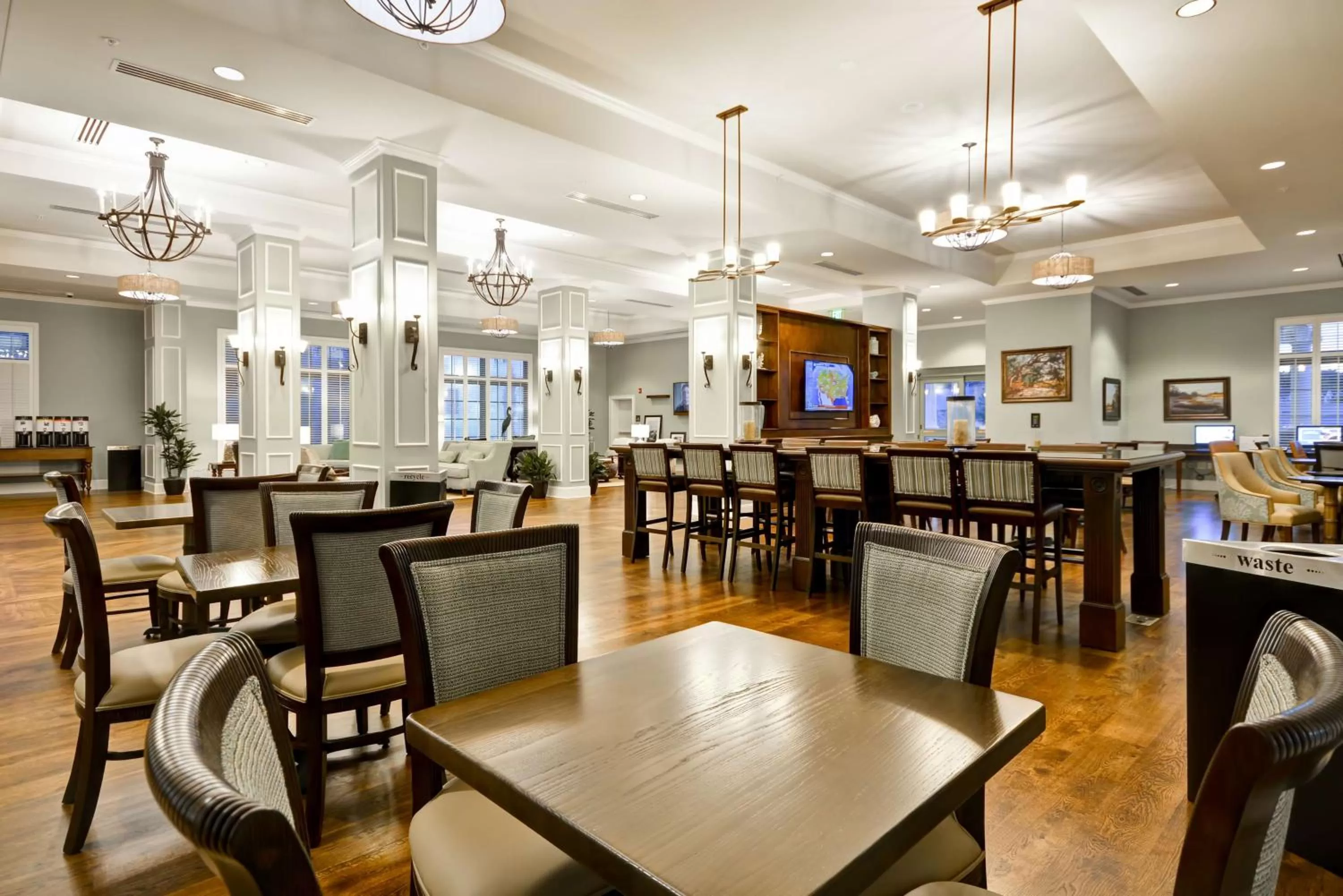 Restaurant/places to eat in Hampton Inn & Suites Charleston Airport